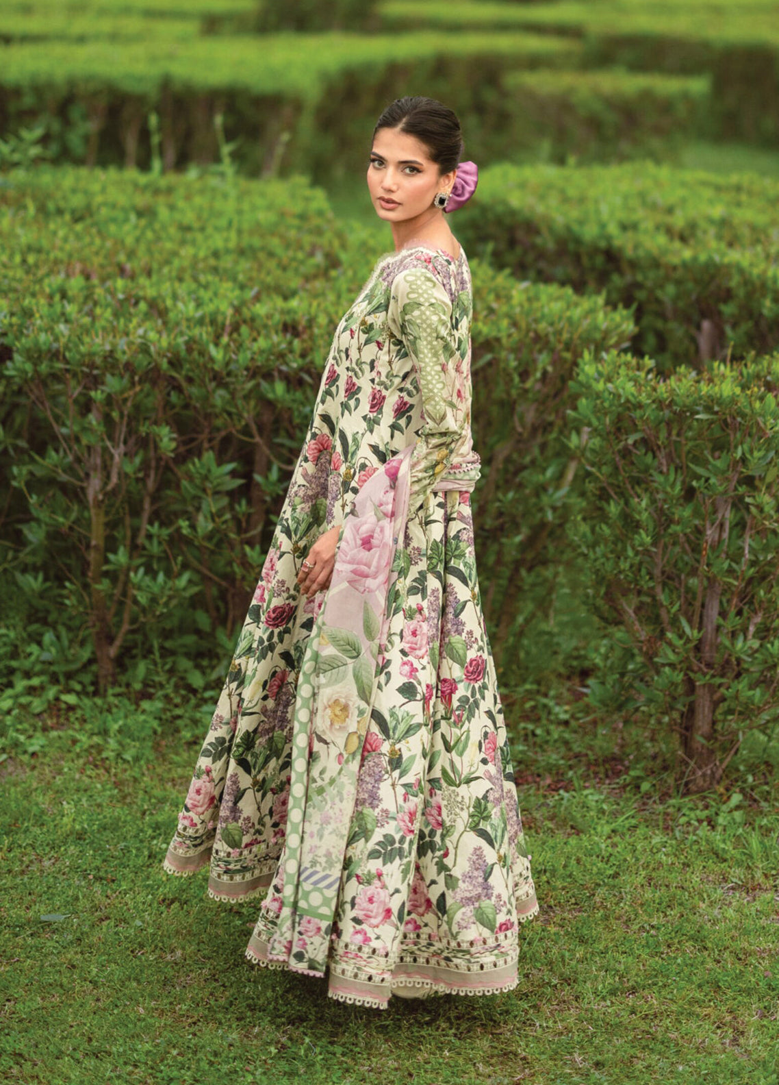 Bridgerton By Elaf Premium Printed Lawn 3 Piece Unstitched Suit EF26BP D-EPB-3B PETALINE Bridgerton By Elaf Premium Printed Lawn 3 Piece Unstitched Suit EF26BP D-EPB-3B PETALINE