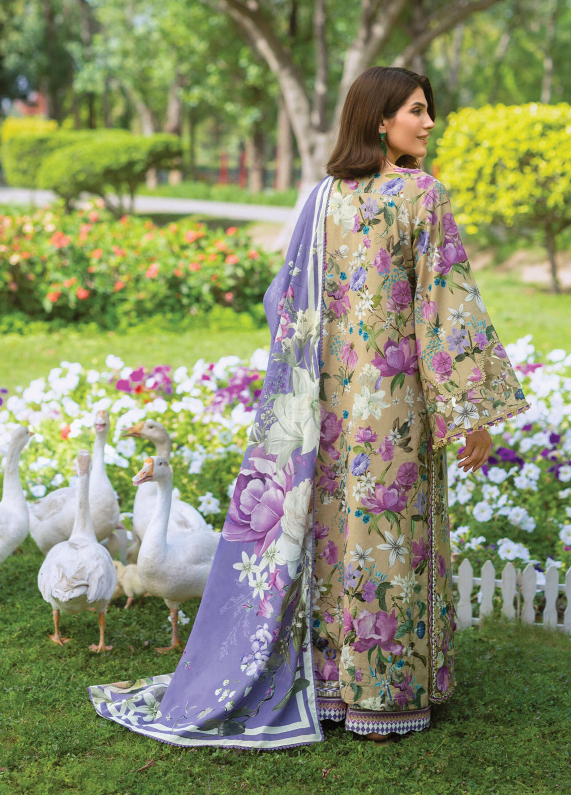 Bridgerton By Elaf Premium Printed Lawn 3 Piece Unstitched Suit EF26BP D-EPB-4A GIARDINO Bridgerton By Elaf Premium Printed Lawn 3 Piece Unstitched Suit EF26BP D-EPB-4A GIARDINO