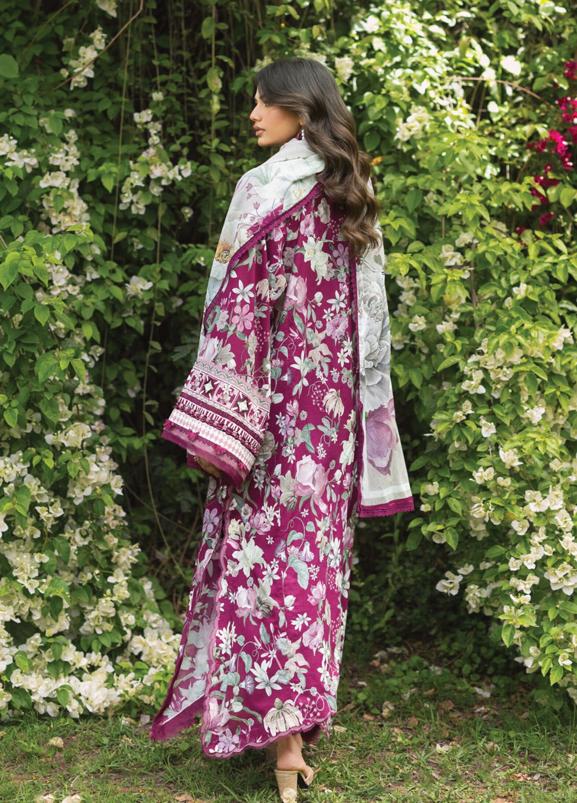 Bridgerton By Elaf Premium Printed Lawn 3 Piece Unstitched Suit EF26BP D-EPB-4B DOLCE ROSA Bridgerton By Elaf Premium Printed Lawn 3 Piece Unstitched Suit EF26BP D-EPB-4B DOLCE ROSA
