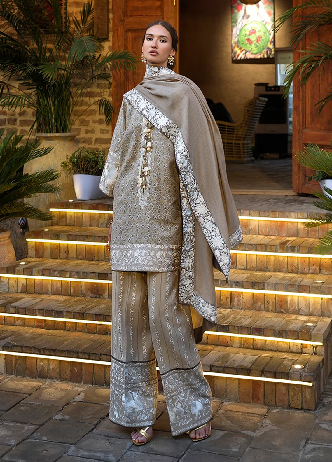 Broadway By Mushq Embroidered Jacquard Viscose 3 Piece Unstitched Suit MQ26BER D-108 EASTERN EMPRESS Broadway By Mushq Embroidered Jacquard Viscose 3 Piece Unstitched Suit MQ26BER D-108 EASTERN EMPRESS