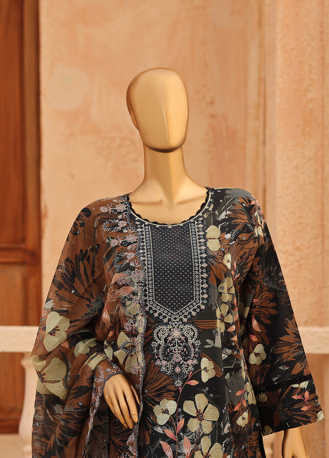 Casca By Schick Embroidered Lawn 3 Piece Unstitched Suit SDH26C D-04 Casca By Schick Embroidered Lawn 3 Piece Unstitched Suit SDH26C D-04