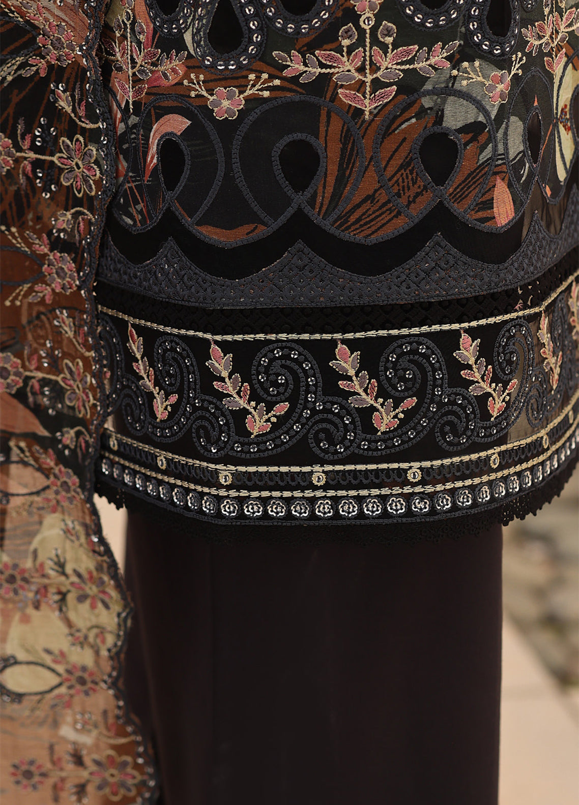 Casca By Schick Embroidered Lawn 3 Piece Unstitched Suit SDH26C D-04 Casca By Schick Embroidered Lawn 3 Piece Unstitched Suit SDH26C D-04