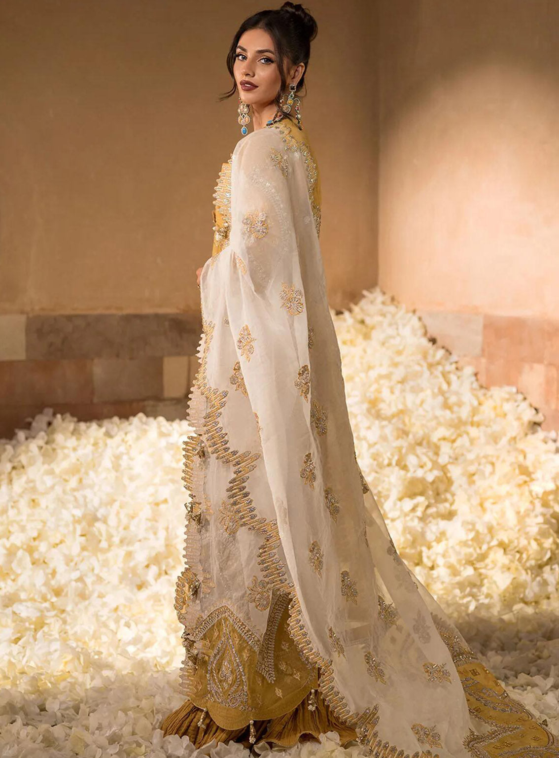 Celebrations by Elaf Embroidered Organza Suits Unstitched 4 Piece - EF24CF EFH-07 SAHAR Celebrations by Elaf Embroidered Organza Suits Unstitched 4 Piece - EF24CF EFH-07 SAHAR