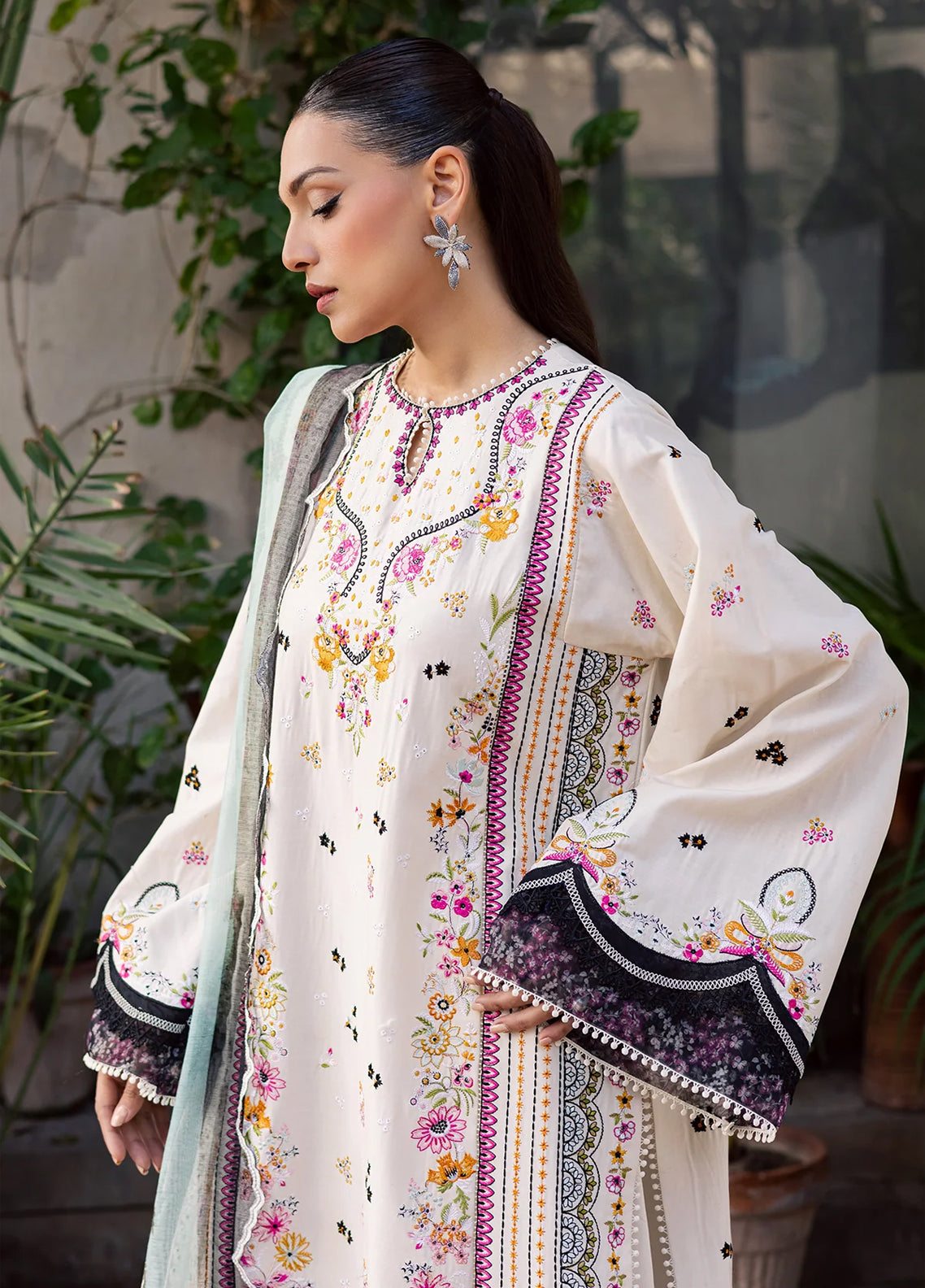 Celia By Zarposh Luxury Embroidered Lawn 3 Piece Unstitched Suit ZP26CLL D-ZARMIN Celia By Zarposh Luxury Embroidered Lawn 3 Piece Unstitched Suit ZP26CLL D-ZARMIN