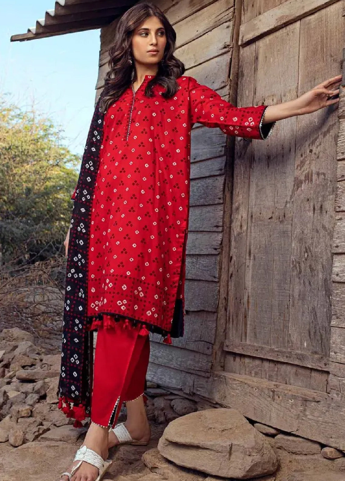 chunri print dress design DESIGNER BOUTIQUE 3 PIECE CHUNRI PRINT LONG ANARKALI SET WITH GOLDEN ZARI WORK