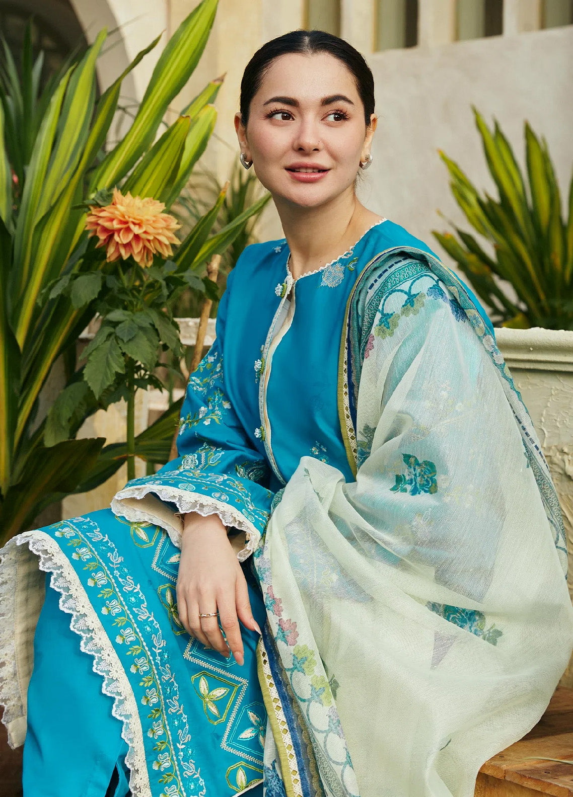 Coco By Zara Shahjahan Embroidered Jacquard Unstitched 3 Piece Suit - ZSJ24CL 8B ZOYA Coco By Zara Shahjahan Embroidered Jacquard Unstitched 3 Piece Suit - ZSJ24CL 8B ZOYA