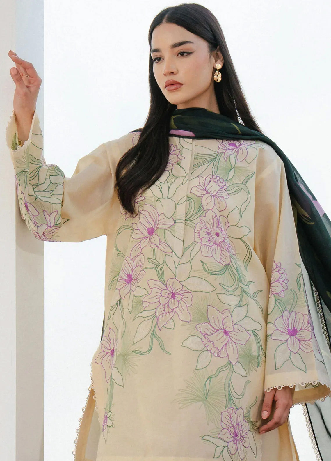 Coco By Zara Shahjahan Embroidered Lawn Suits Unstitched 3 Piece - CZS25L 1B BLOOM Coco By Zara Shahjahan Embroidered Lawn Suits Unstitched 3 Piece - CZS25L 1B BLOOM