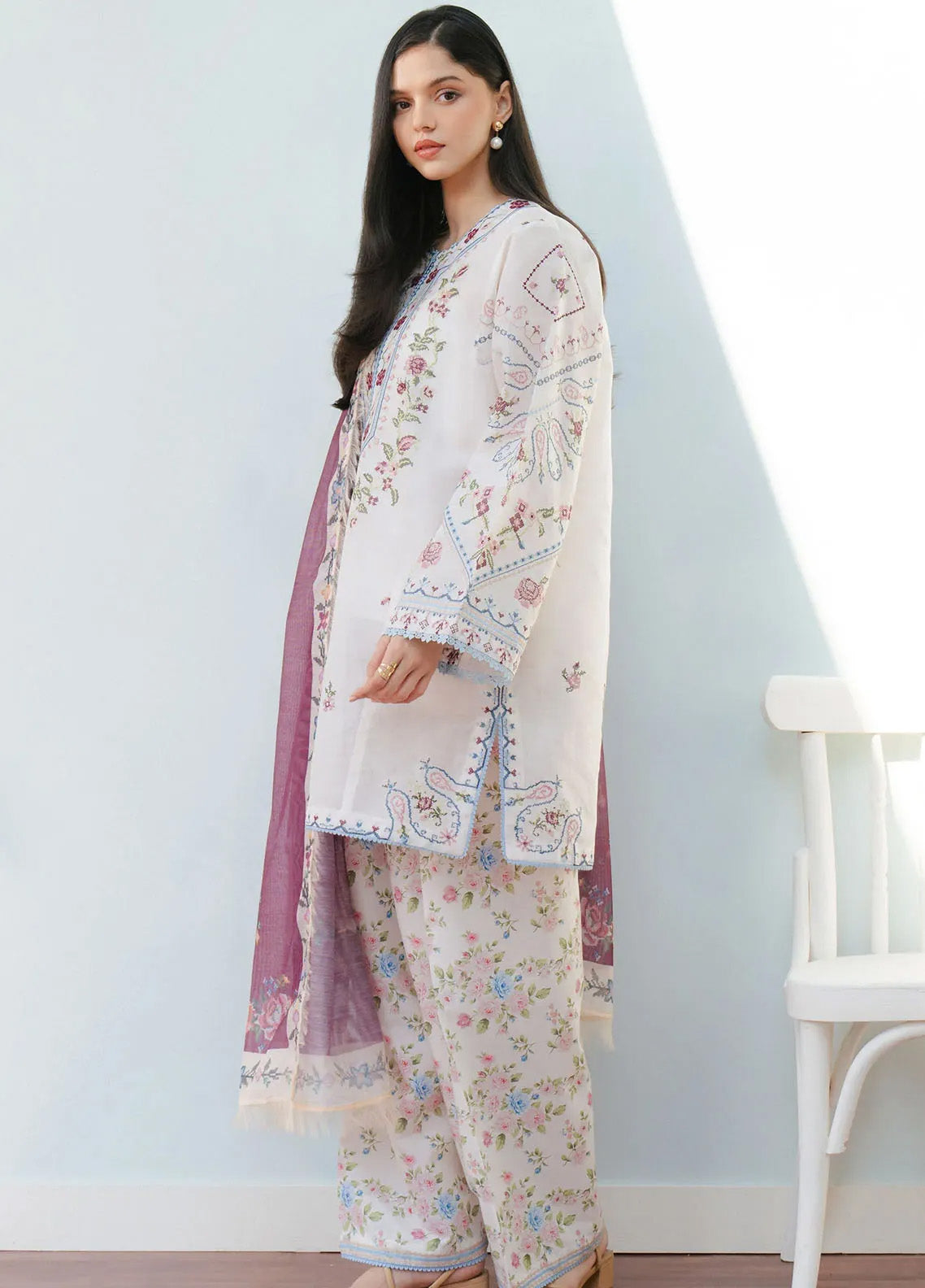 Coco By Zara Shahjahan Embroidered Lawn Suits Unstitched 3 Piece - CZS25L 2B SERENE Coco By Zara Shahjahan Embroidered Lawn Suits Unstitched 3 Piece - CZS25L 2B SERENE