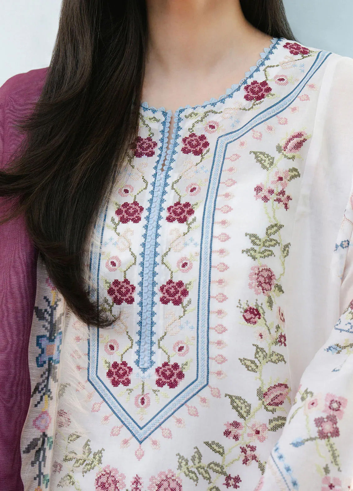 Coco By Zara Shahjahan Embroidered Lawn Suits Unstitched 3 Piece - CZS25L 2B SERENE Coco By Zara Shahjahan Embroidered Lawn Suits Unstitched 3 Piece - CZS25L 2B SERENE