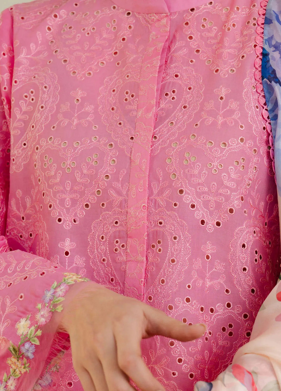 Coco By Zara Shahjahan Embroidered Lawn Suits Unstitched 3 Piece - CZS25L 3A TINA Coco By Zara Shahjahan Embroidered Lawn Suits Unstitched 3 Piece - CZS25L 3A TINA