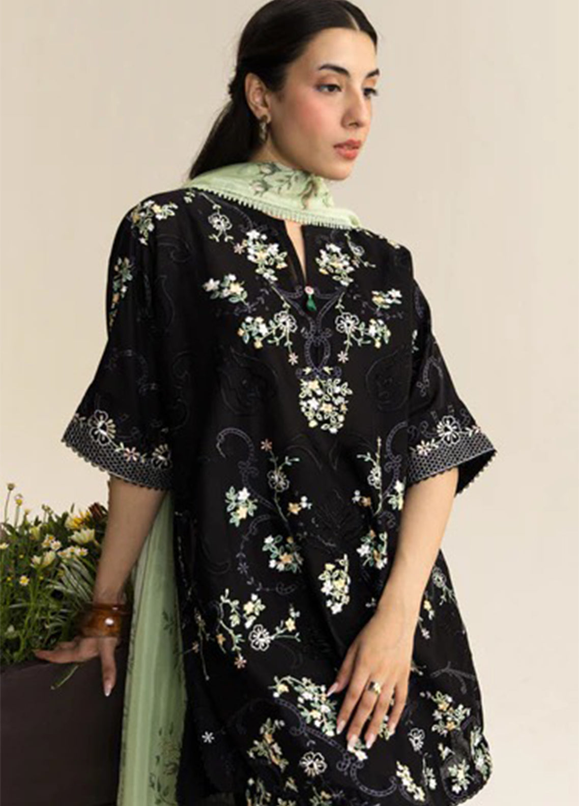 Coco By Zara Shahjahan Embrodiered Lawn 3 Piece Unstitched Suit CZS26LE2 D-10A EIRA Coco By Zara Shahjahan Embrodiered Lawn 3 Piece Unstitched Suit CZS26LE2 D-10A EIRA