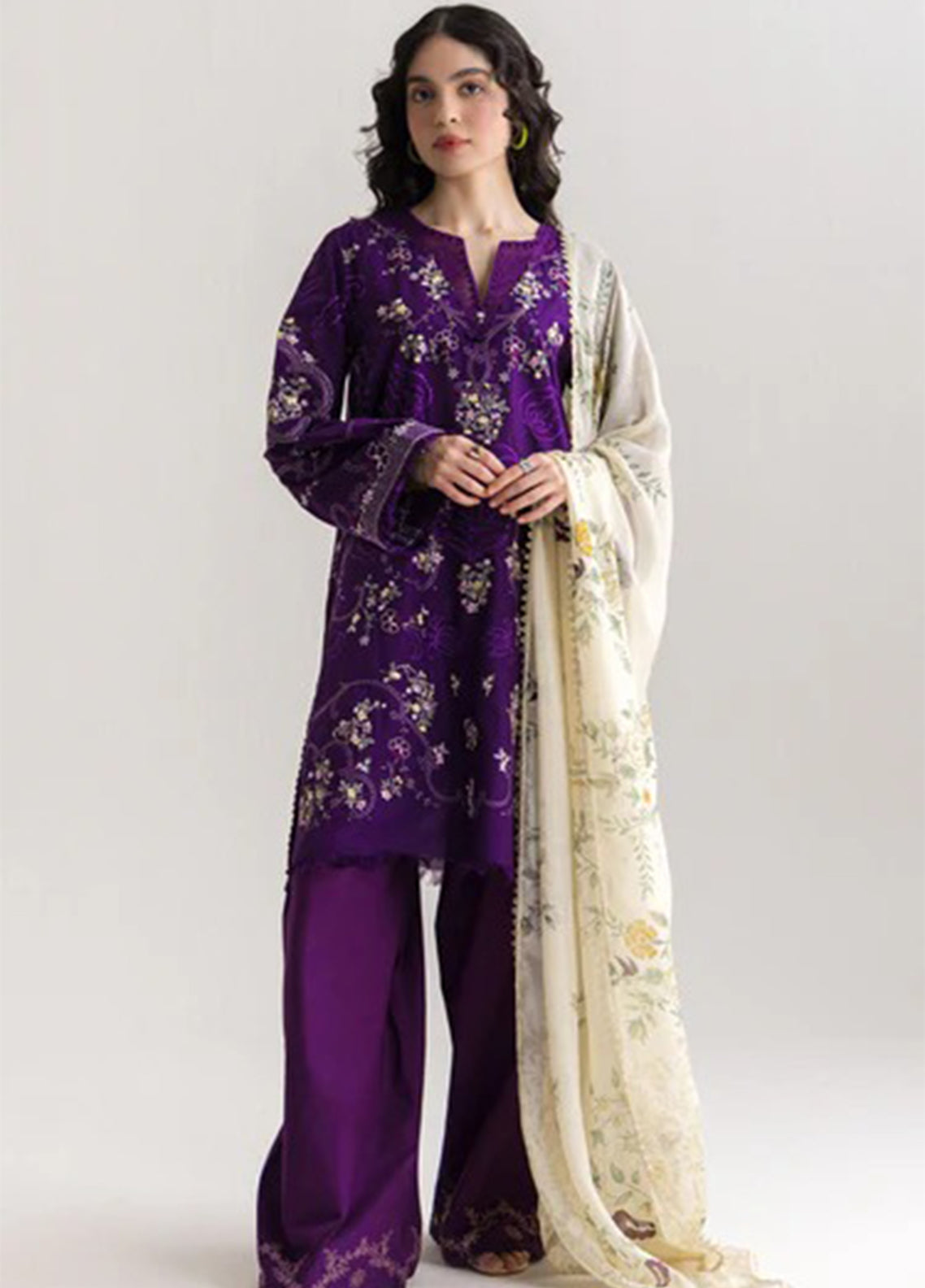 Coco By Zara Shahjahan Embrodiered Lawn 3 Piece Unstitched Suit CZS26LE2 D-10B EIRA Coco By Zara Shahjahan Embrodiered Lawn 3 Piece Unstitched Suit CZS26LE2 D-10B EIRA