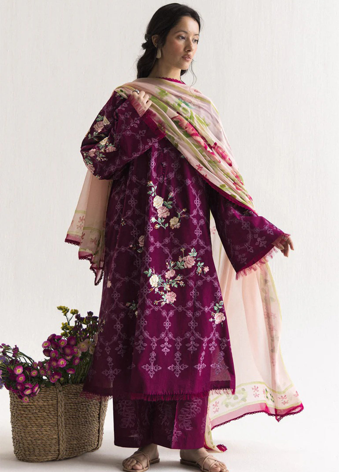 Coco By Zara Shahjahan Embrodiered Lawn 3 Piece Unstitched Suit CZS26LE2 D-1A AIRI Coco By Zara Shahjahan Embrodiered Lawn 3 Piece Unstitched Suit CZS26LE2 D-1A AIRI