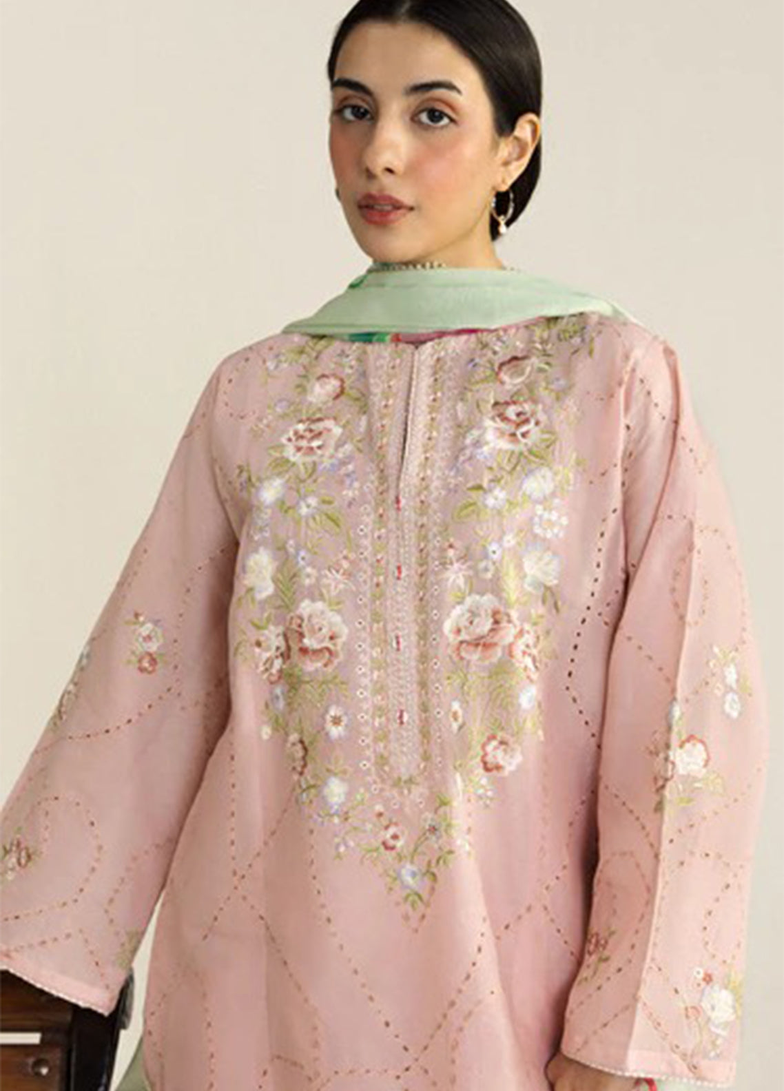 Coco By Zara Shahjahan Embrodiered Lawn 3 Piece Unstitched Suit CZS26LE2 D-2B LUNE Coco By Zara Shahjahan Embrodiered Lawn 3 Piece Unstitched Suit CZS26LE2 D-2B LUNE