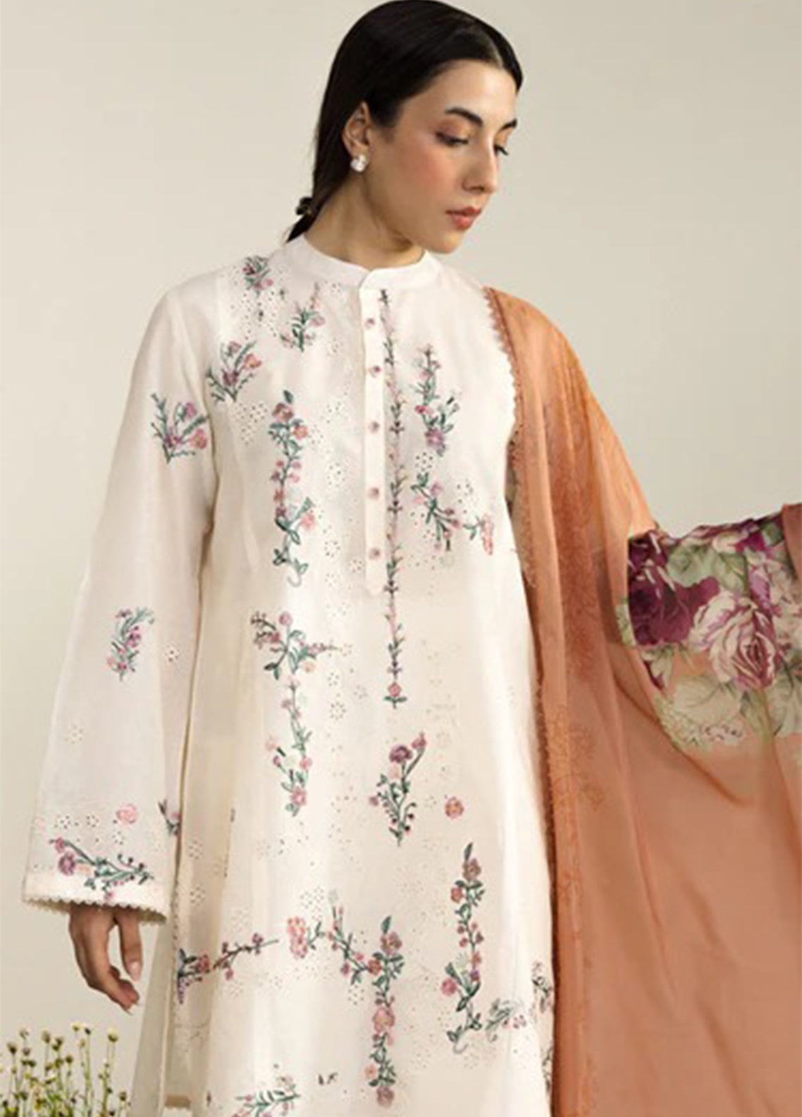 Coco By Zara Shahjahan Embrodiered Lawn 3 Piece Unstitched Suit CZS26LE2 D-3A YURA Coco By Zara Shahjahan Embrodiered Lawn 3 Piece Unstitched Suit CZS26LE2 D-3A YURA