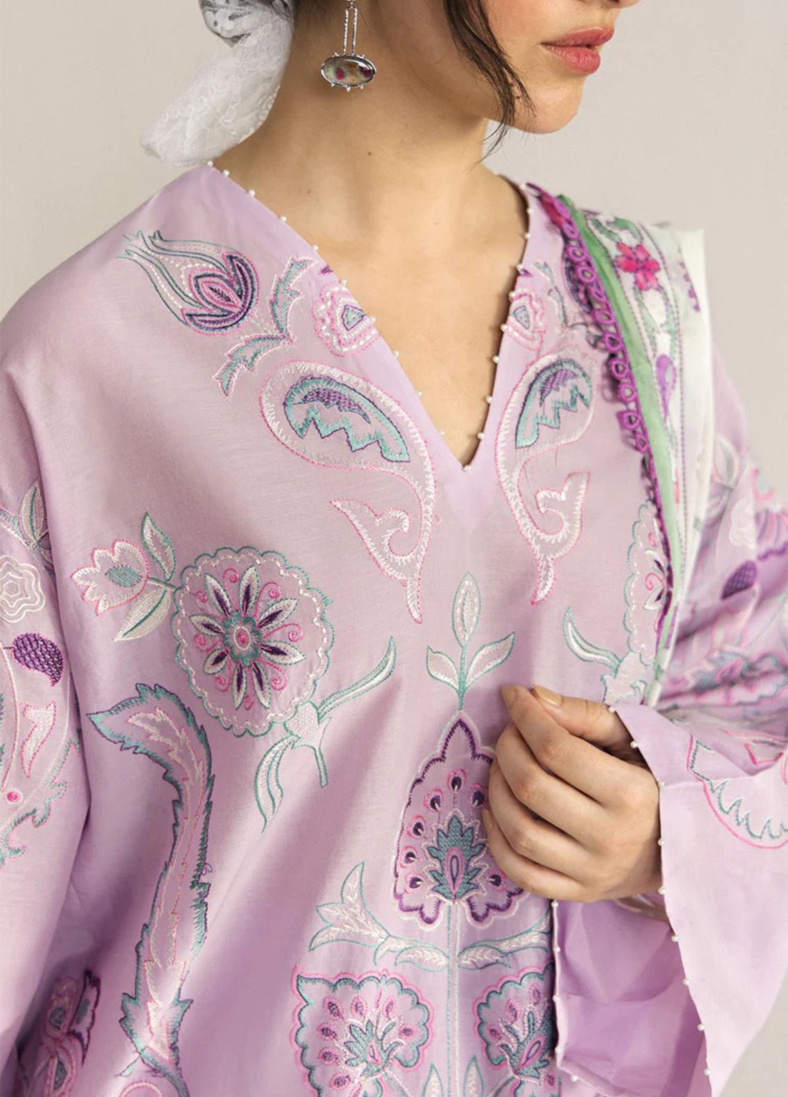 Coco By Zara Shahjahan Embrodiered Lawn 3 Piece Unstitched Suit CZS26LE2 D-4A SIA Coco By Zara Shahjahan Embrodiered Lawn 3 Piece Unstitched Suit CZS26LE2 D-4A SIA