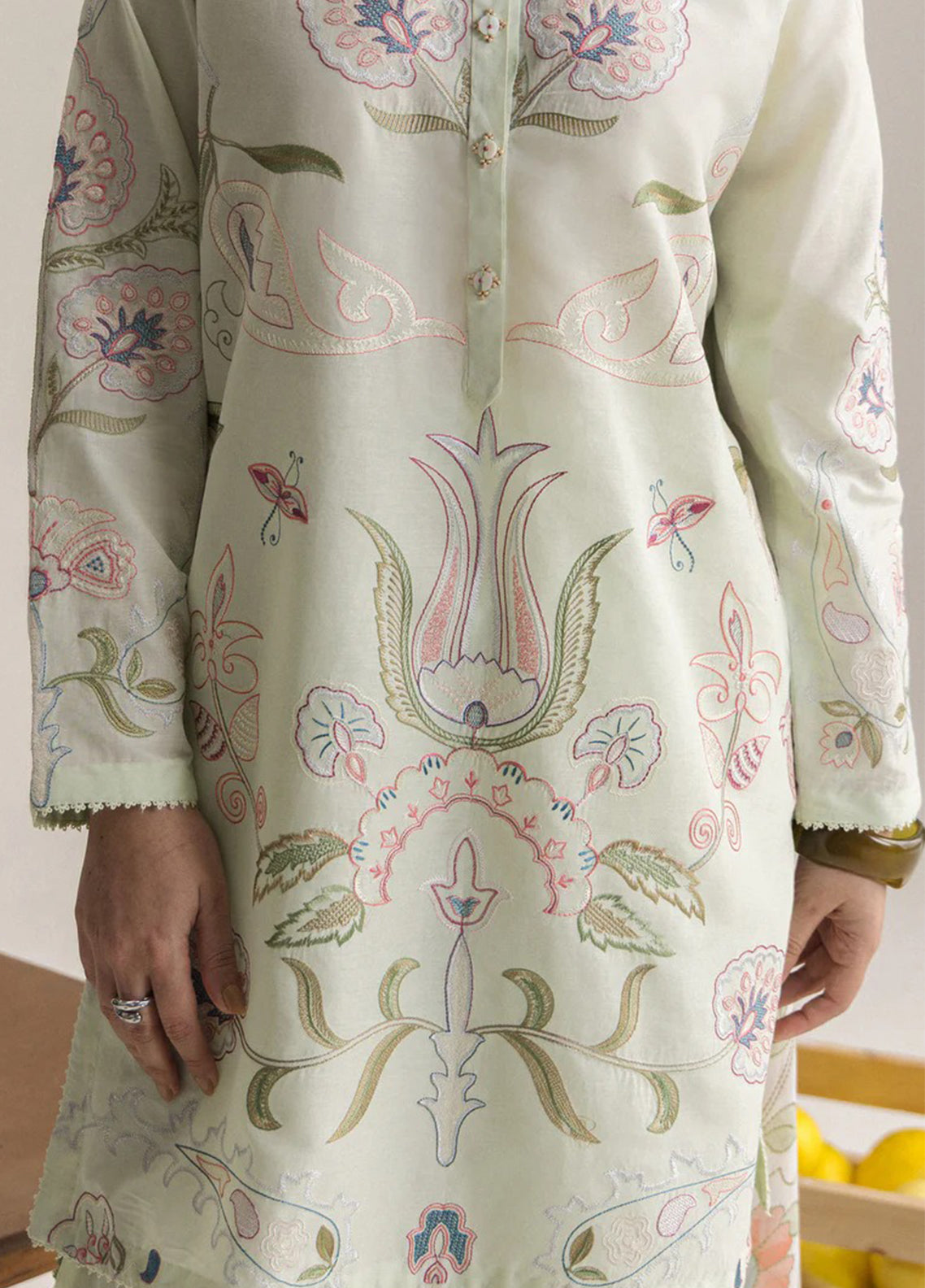 Coco By Zara Shahjahan Embrodiered Lawn 3 Piece Unstitched Suit CZS26LE2 D-4B SIA Coco By Zara Shahjahan Embrodiered Lawn 3 Piece Unstitched Suit CZS26LE2 D-4B SIA