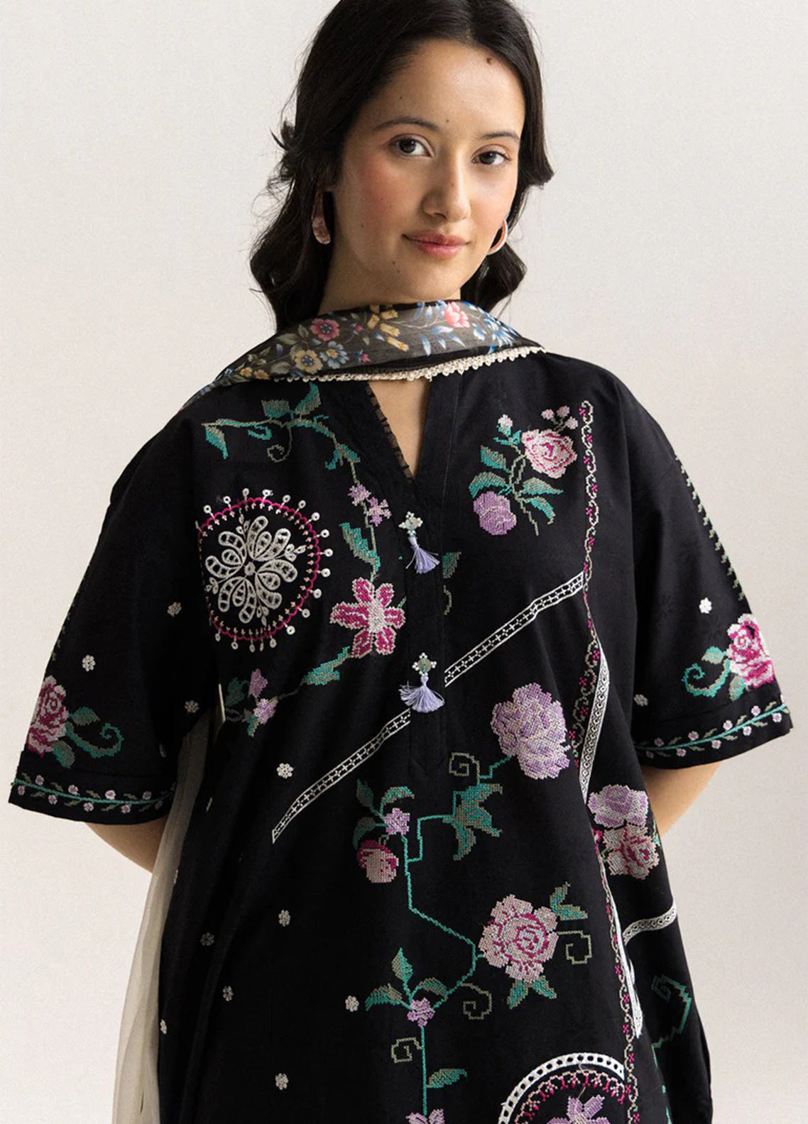 Coco By Zara Shahjahan Embrodiered Lawn 3 Piece Unstitched Suit CZS26LE2 D-6A INES Coco By Zara Shahjahan Embrodiered Lawn 3 Piece Unstitched Suit CZS26LE2 D-6A INES