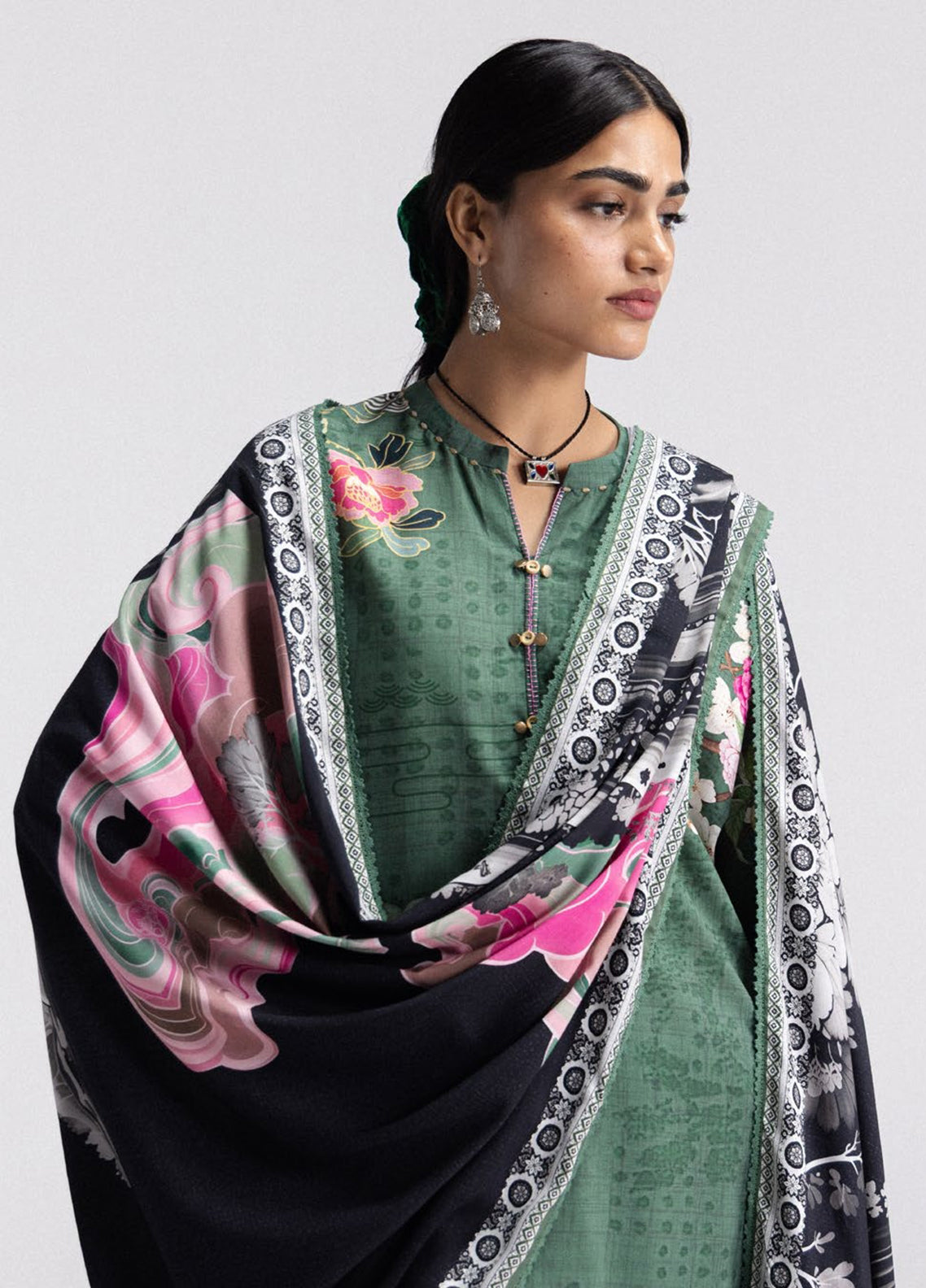 Coco By Zara Shahjahan Printed Linen 3 Piece Unstitched Suit ZS26CPV4 D-2B HANA Coco By Zara Shahjahan Printed Linen 3 Piece Unstitched Suit ZS26CPV4 D-2B HANA