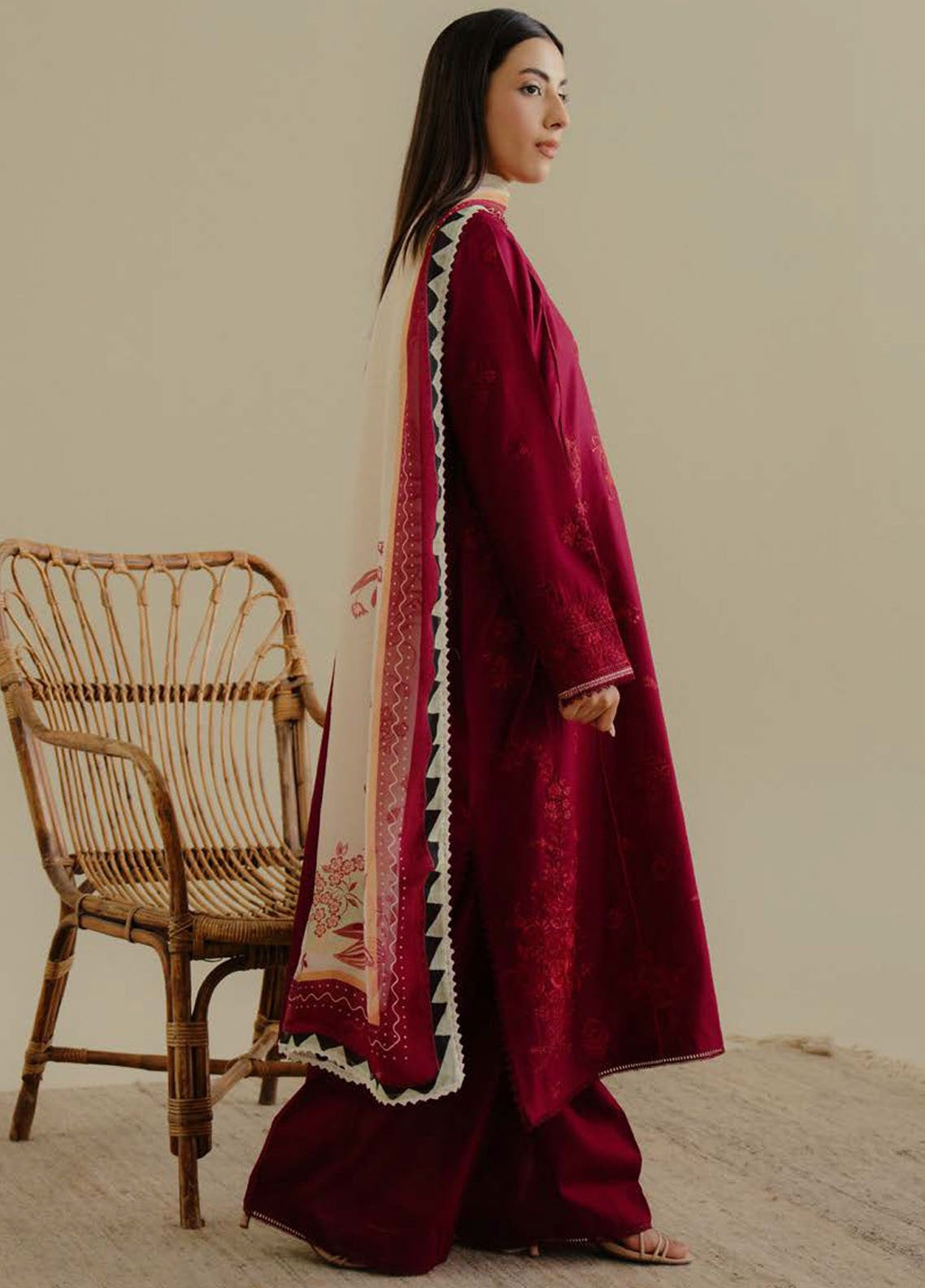 Coco by Zara Shahjahan Embroidered Lawn Suits Unstitched 3 Piece - CZS25L2 3B LULEH Coco by Zara Shahjahan Embroidered Lawn Suits Unstitched 3 Piece - CZS25L2 3B LULEH