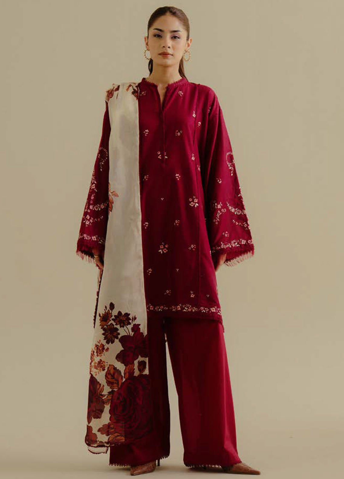 Coco by Zara Shahjahan Embroidered Lawn Suits Unstitched 3 Piece - CZS25L2 4B YANA Coco by Zara Shahjahan Embroidered Lawn Suits Unstitched 3 Piece - CZS25L2 4B YANA