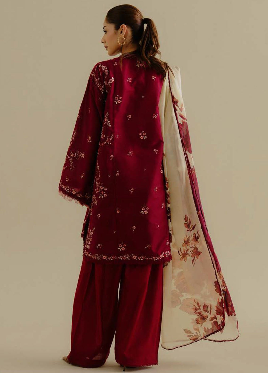 Coco by Zara Shahjahan Embroidered Lawn Suits Unstitched 3 Piece - CZS25L2 4B YANA Coco by Zara Shahjahan Embroidered Lawn Suits Unstitched 3 Piece - CZS25L2 4B YANA