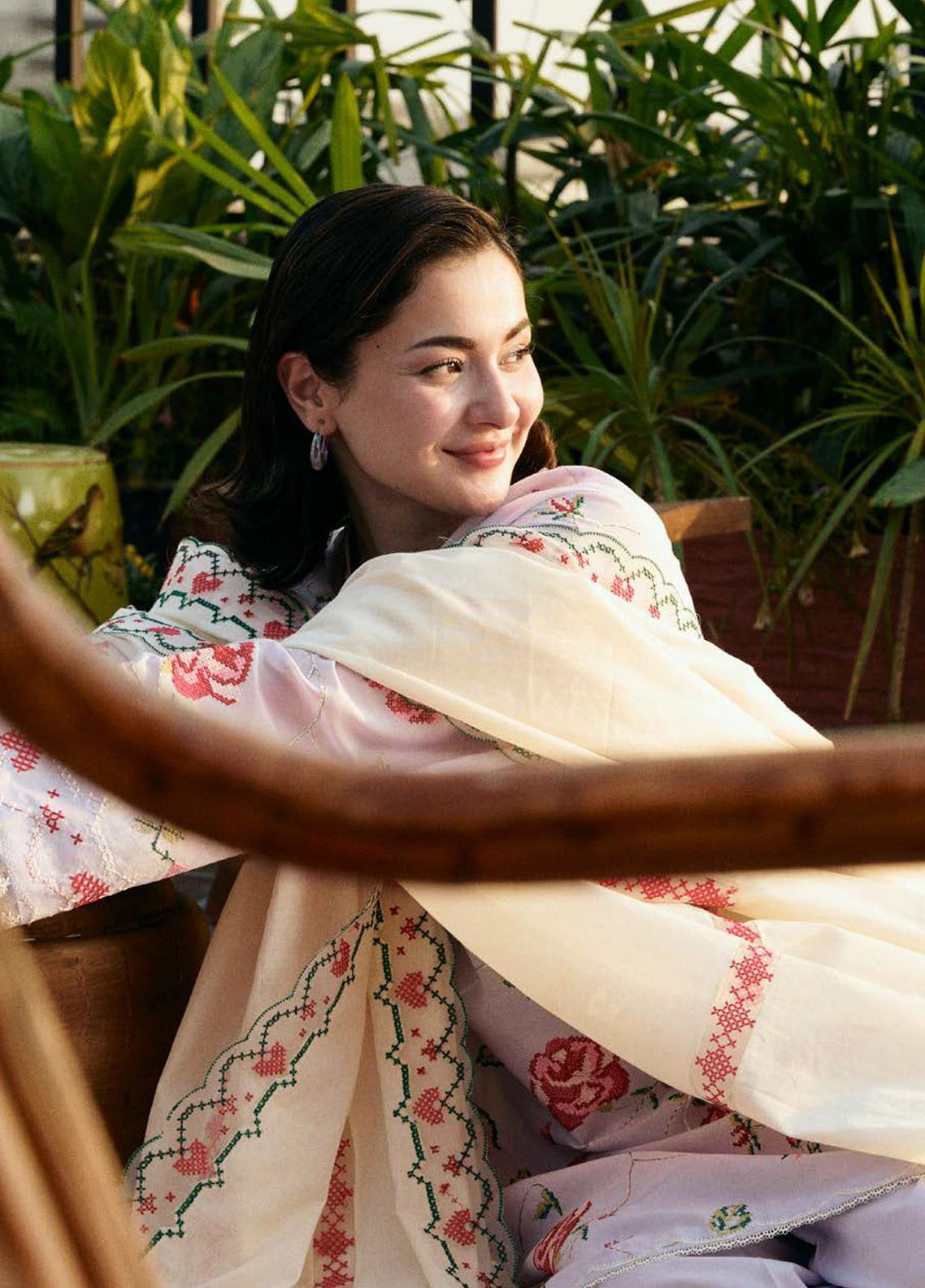 Coco by Zara Shahjahan Embroidered Lawn Suits Unstitched 3 Piece - CZS25L2 6B ZUFRA Coco by Zara Shahjahan Embroidered Lawn Suits Unstitched 3 Piece - CZS25L2 6B ZUFRA