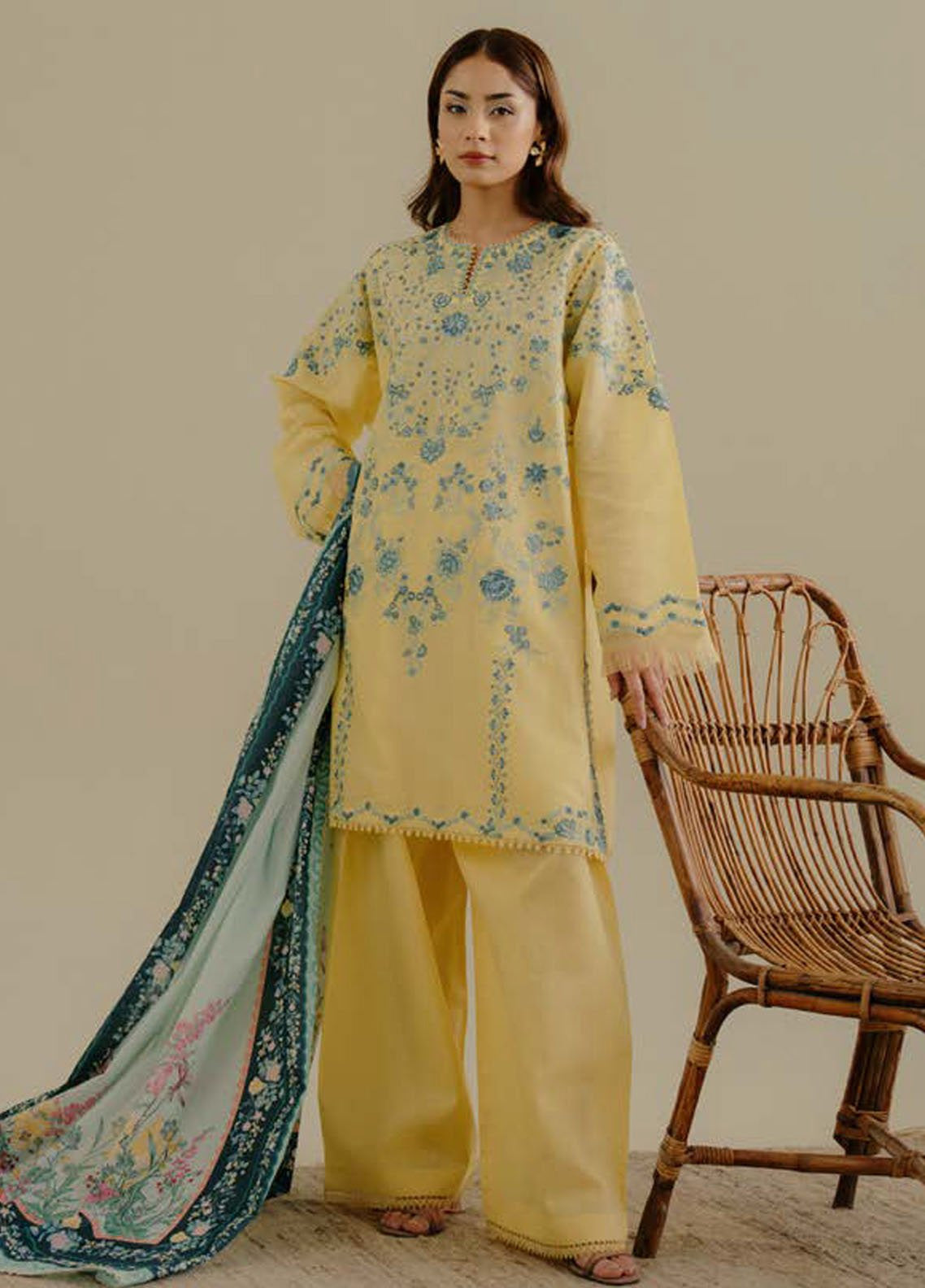 Coco by Zara Shahjahan Embroidered Lawn Suits Unstitched 3 Piece - CZS25L2 7B VELIN Coco by Zara Shahjahan Embroidered Lawn Suits Unstitched 3 Piece - CZS25L2 7B VELIN