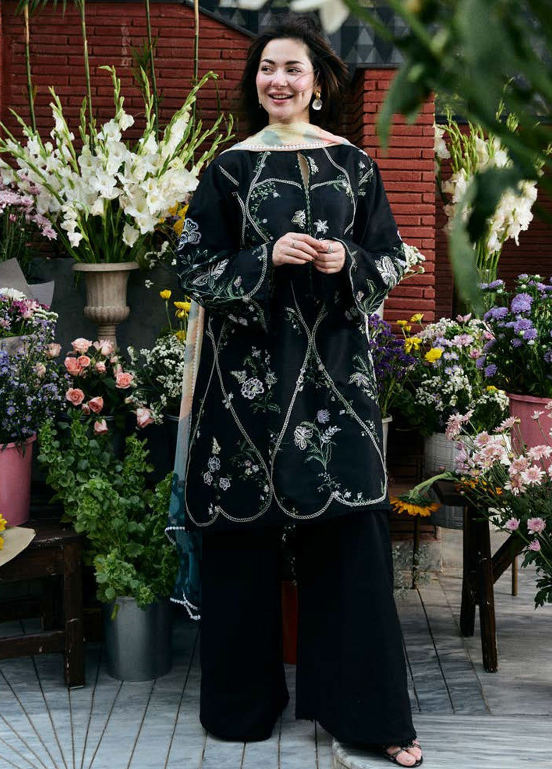 Coco by Zara Shahjahan Embroidered Lawn Suits Unstitched 3 Piece - CZS25L2 8A TARA Coco by Zara Shahjahan Embroidered Lawn Suits Unstitched 3 Piece - CZS25L2 8A TARA