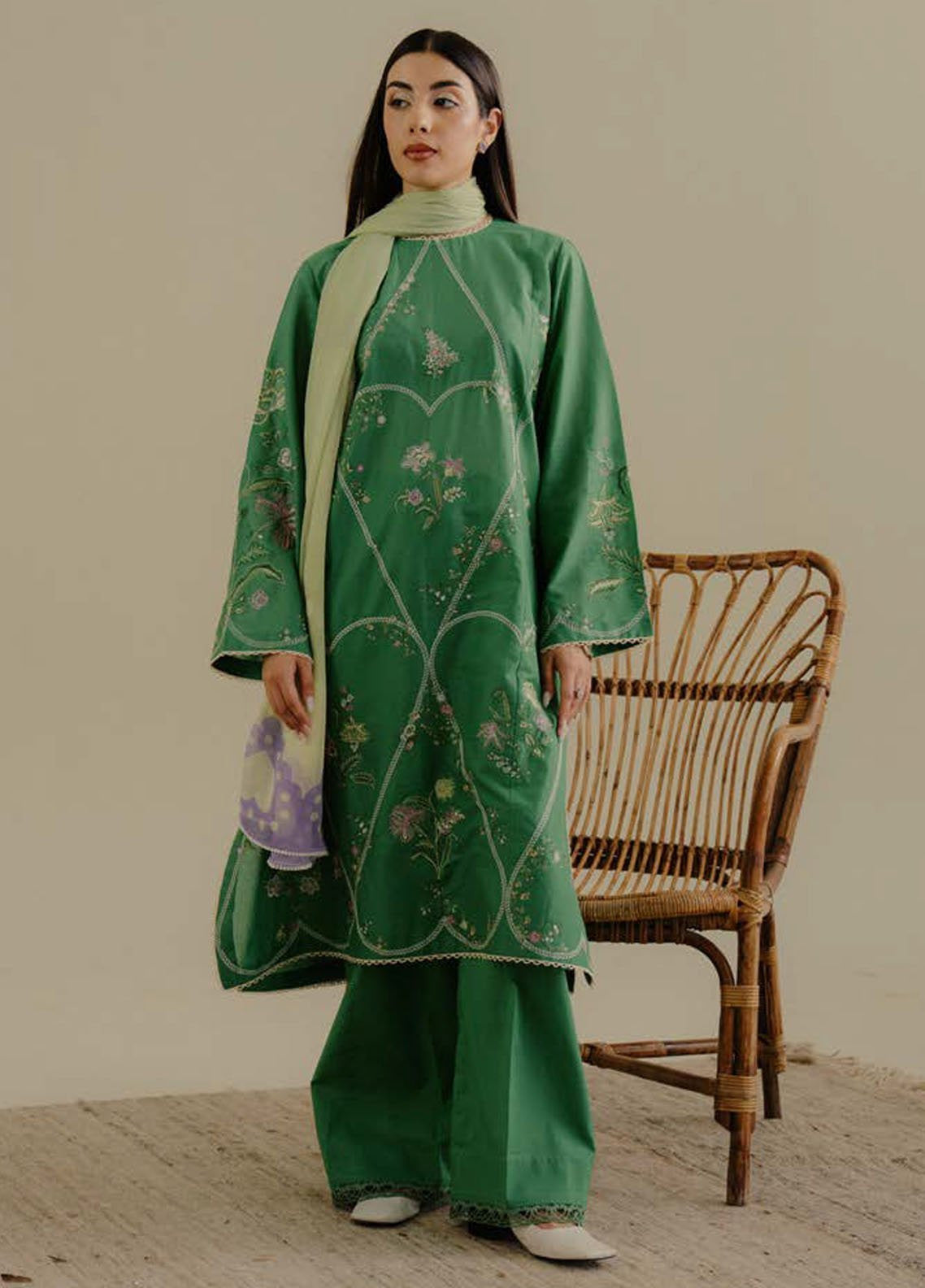 Coco by Zara Shahjahan Embroidered Lawn Suits Unstitched 3 Piece - CZS25L2 8B TARA Coco by Zara Shahjahan Embroidered Lawn Suits Unstitched 3 Piece - CZS25L2 8B TARA