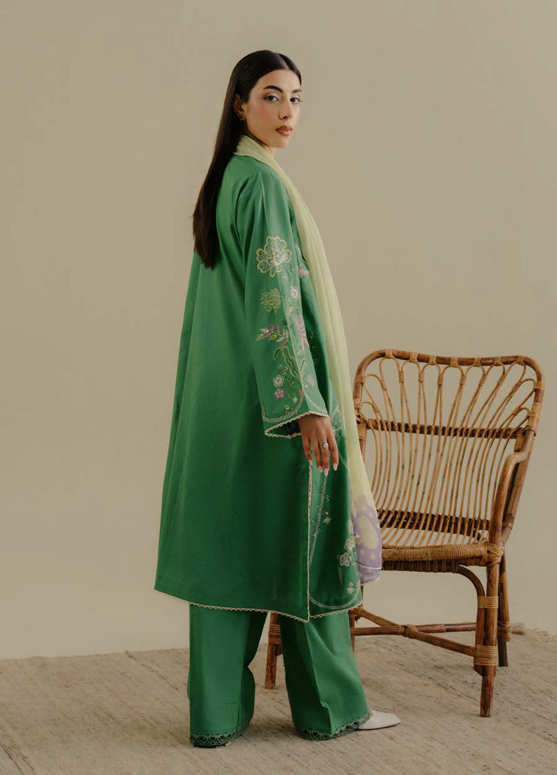 Coco by Zara Shahjahan Embroidered Lawn Suits Unstitched 3 Piece - CZS25L2 8B TARA Coco by Zara Shahjahan Embroidered Lawn Suits Unstitched 3 Piece - CZS25L2 8B TARA