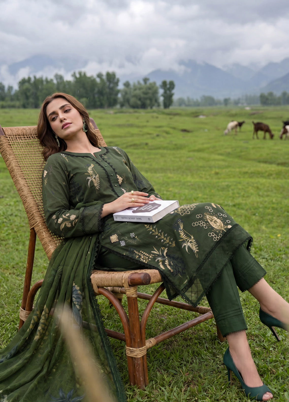 Colors By Alzohaib Digital Printed Lawn 3 Piece Unstitched Suit AZ26CDPL D-08 Colors By Alzohaib Digital Printed Lawn 3 Piece Unstitched Suit AZ26CDPL D-08