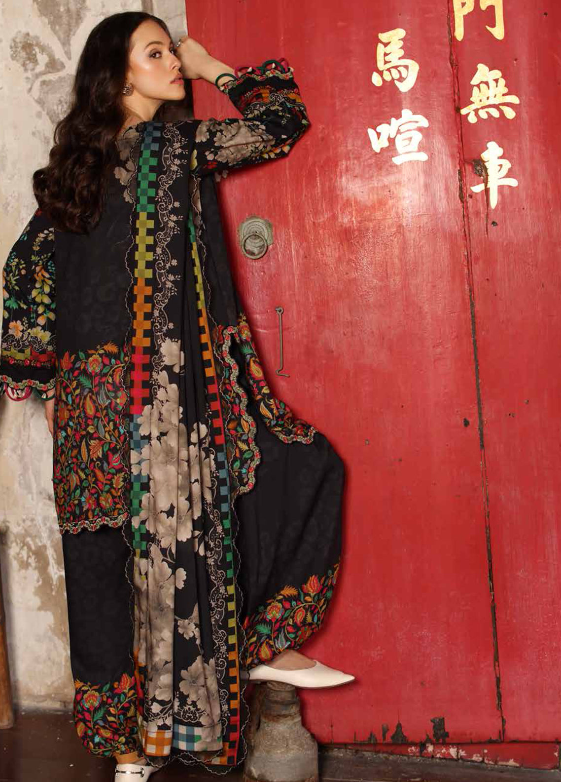 Combination By Charizma Embroidered Linen 3 Piece Unstitched Suit CH26CLV1 D-CCW7-01 Combination By Charizma Embroidered Linen 3 Piece Unstitched Suit CH26CLV1 D-CCW7-01