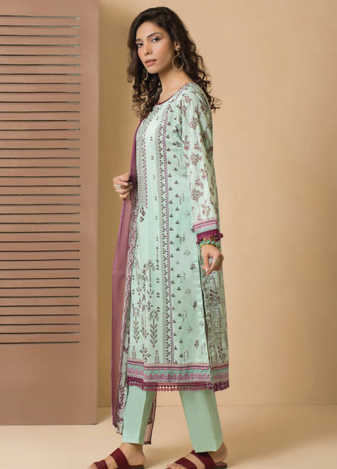 D#7743 Rashid Sevda Emb Lawn Collection 623 D#7743 Rashid Sevda Emb Lawn Collection 623