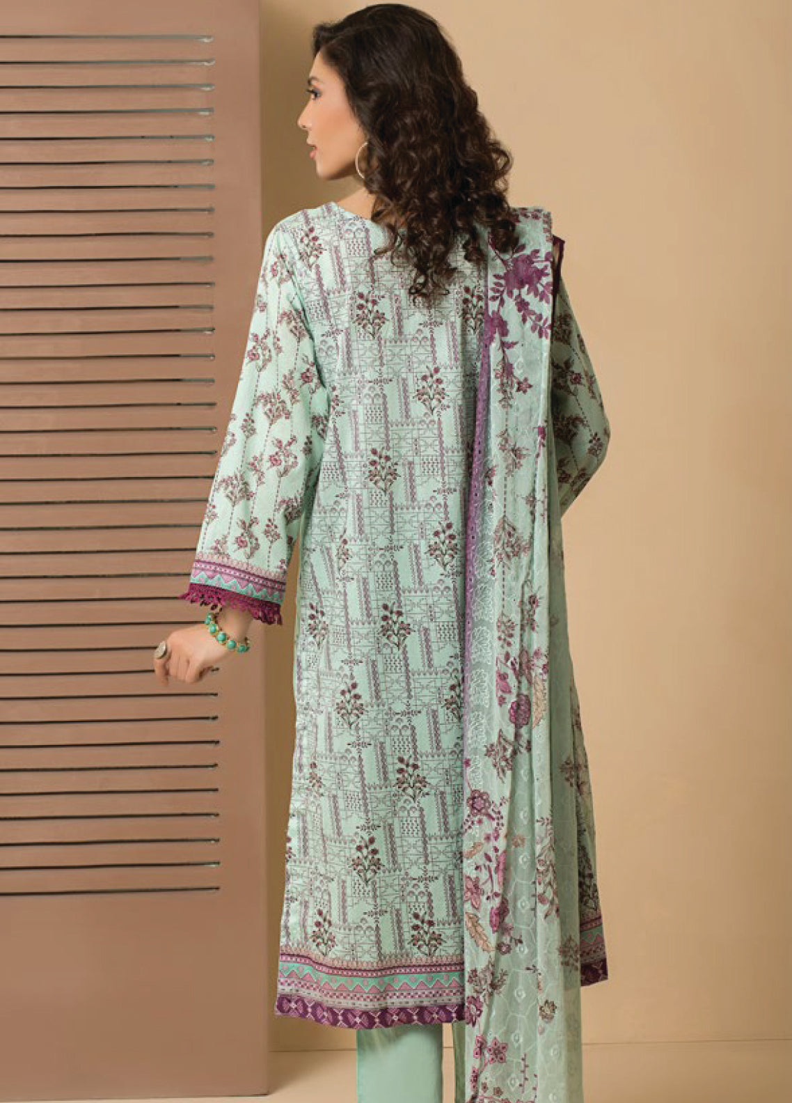 D#7743 Rashid Sevda Emb Lawn Collection 623 D#7743 Rashid Sevda Emb Lawn Collection 623