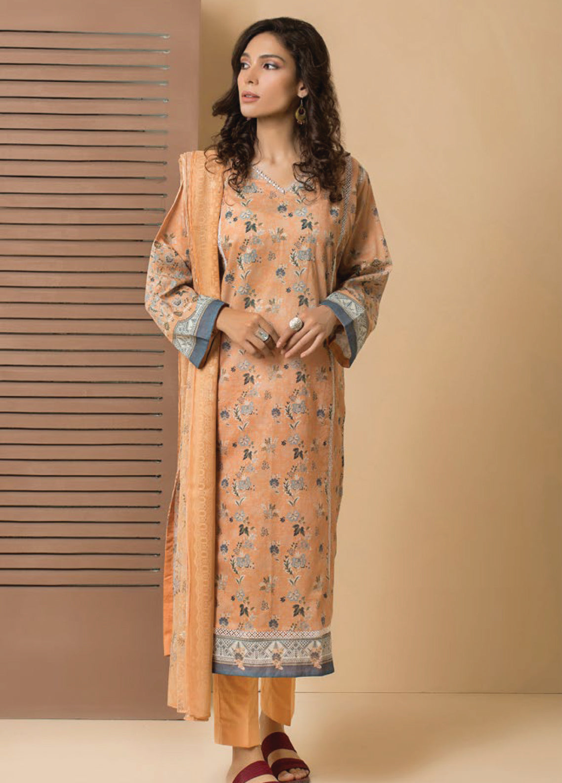 D#7746 Rashid Sevda Emb Lawn Collection 623 D#7746 Rashid Sevda Emb Lawn Collection 623