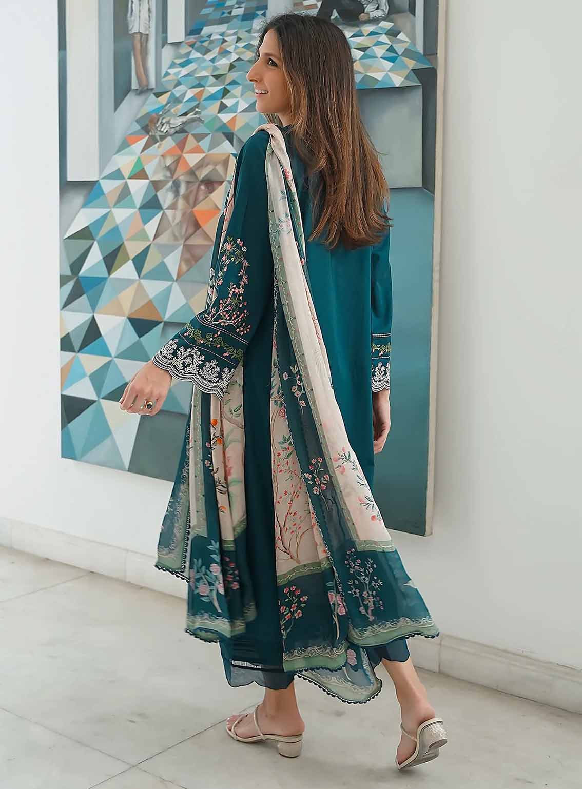 Sahar Embroidered Lawn 3 Piece Unstitched Suit S25FEV2 D-02 TEAL GARDENIA Sahar Embroidered Lawn 3 Piece Unstitched Suit S25FEV2 D-02 TEAL GARDENIA