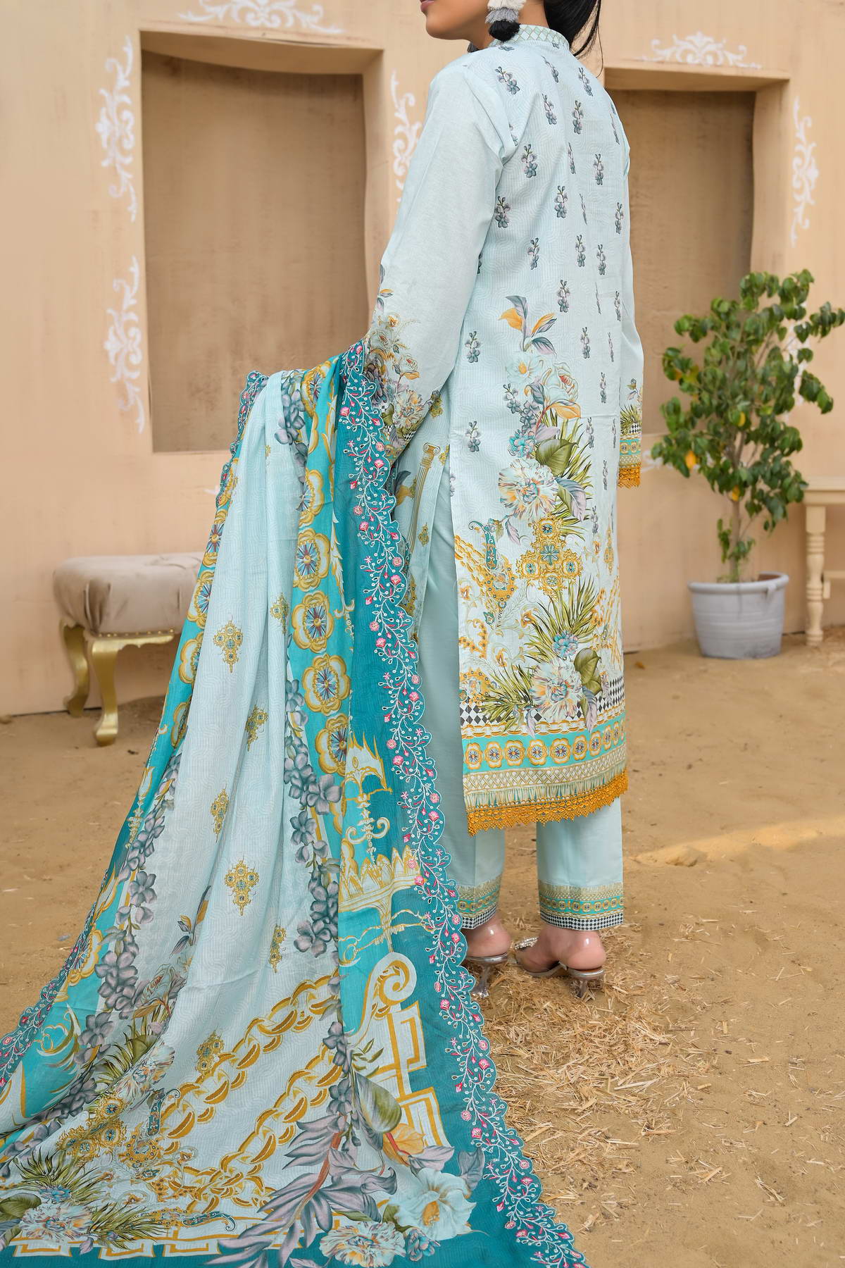 Misri By VS Textile Embroidered Lawn Unstitched 3 Piece Suit - 204 Misri By VS Textile Embroidered Lawn Unstitched 3 Piece Suit - 204