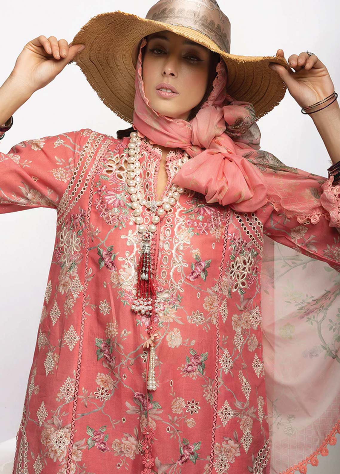 D#4A Sobia Nazir Vital Emb Lawn Collection 623 V-2 D#4A Sobia Nazir Vital Emb Lawn Collection 623 V-2