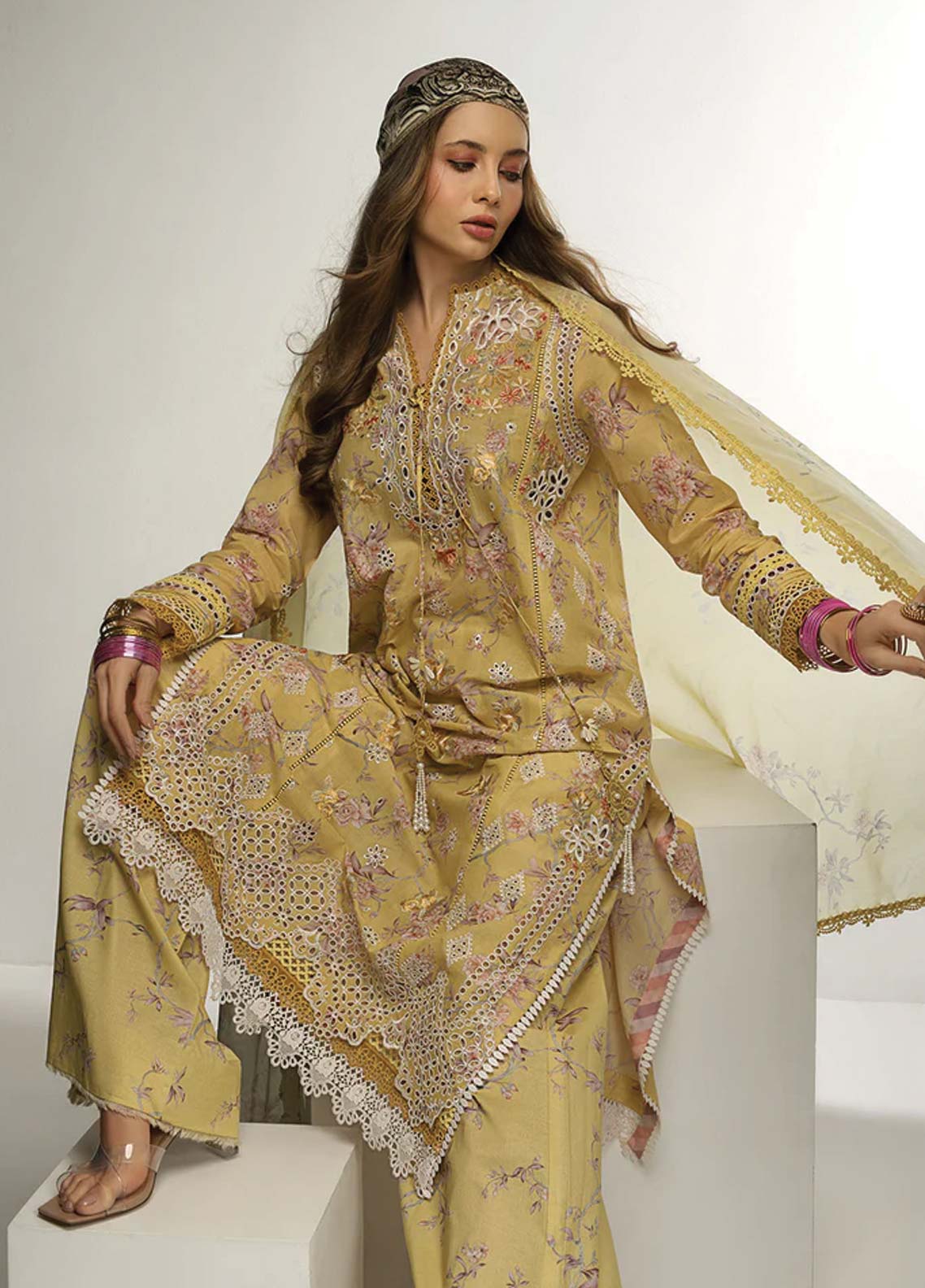D#4B Sobia Nazir Vital Emb Lawn Collection 623 V-2 D#4B Sobia Nazir Vital Emb Lawn Collection 623 V-2