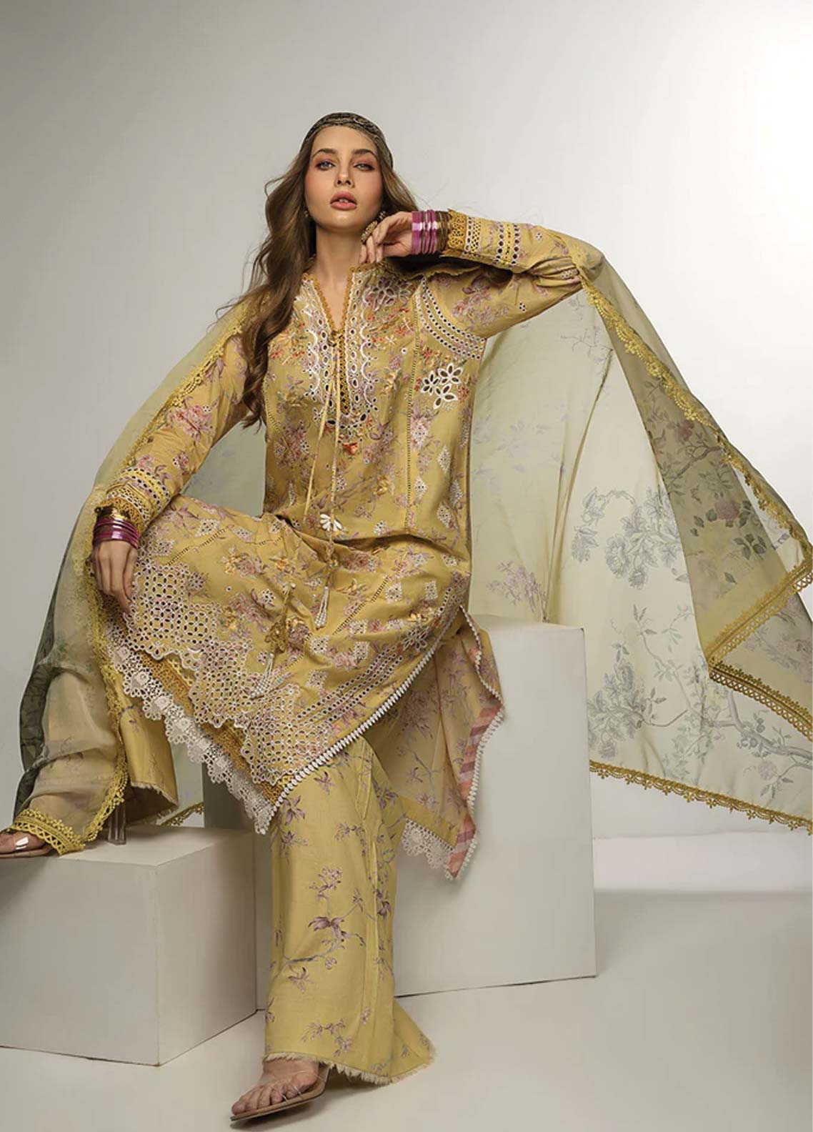 D#4B Sobia Nazir Vital Emb Lawn Collection 623 V-2 D#4B Sobia Nazir Vital Emb Lawn Collection 623 V-2