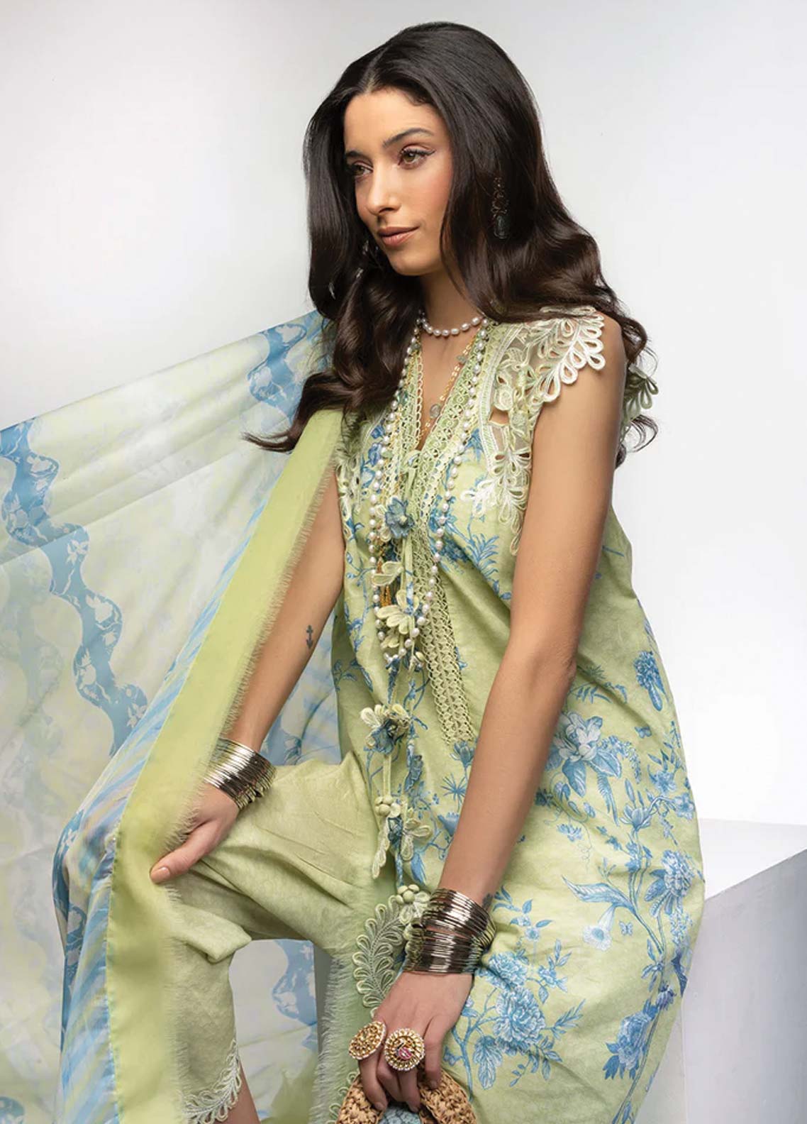 D#5A Sobia Nazir Vital Emb Lawn Collection 623 V-2 D#5A Sobia Nazir Vital Emb Lawn Collection 623 V-2