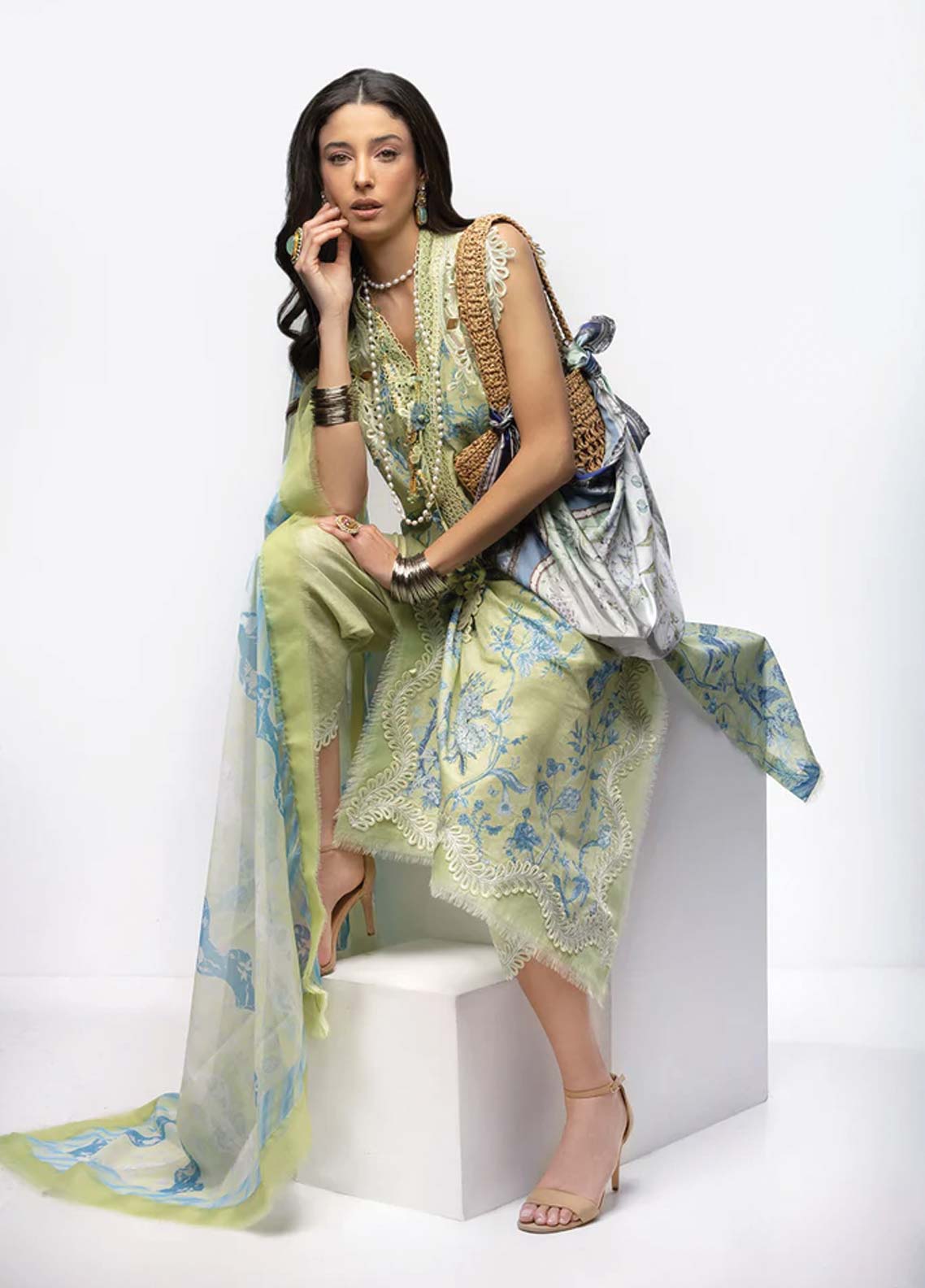 D#5A Sobia Nazir Vital Emb Lawn Collection 623 V-2 D#5A Sobia Nazir Vital Emb Lawn Collection 623 V-2