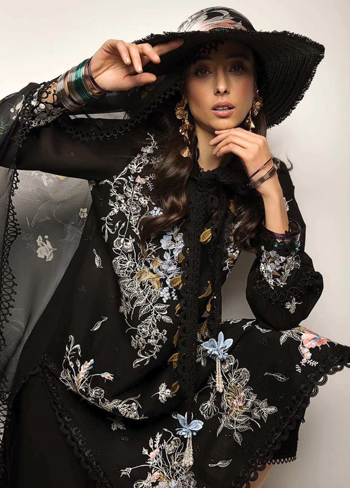 D#7B Sobia Nazir Vital Emb Lawn Collection 623 V-2 D#7B Sobia Nazir Vital Emb Lawn Collection 623 V-2