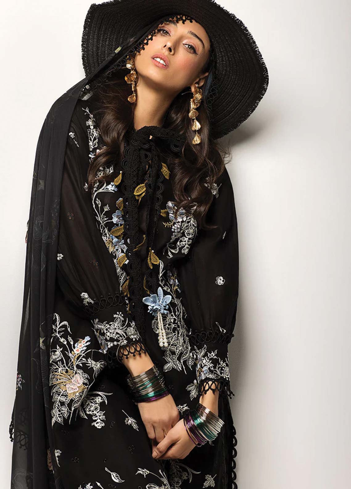 D#7B Sobia Nazir Vital Emb Lawn Collection 623 V-2 D#7B Sobia Nazir Vital Emb Lawn Collection 623 V-2