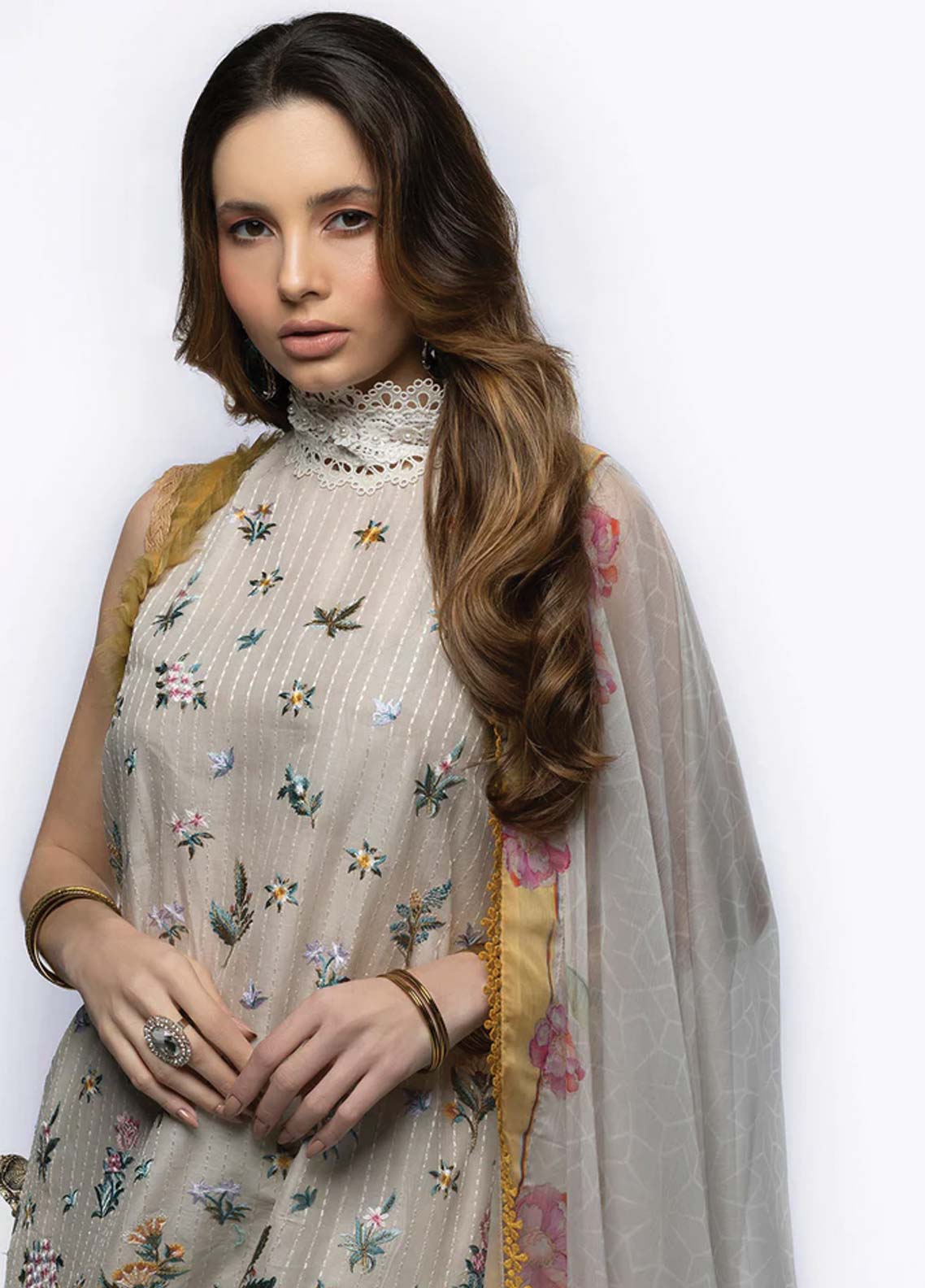 D#8B Sobia Nazir Vital Emb Lawn Collection 623 V-2 D#8B Sobia Nazir Vital Emb Lawn Collection 623 V-2