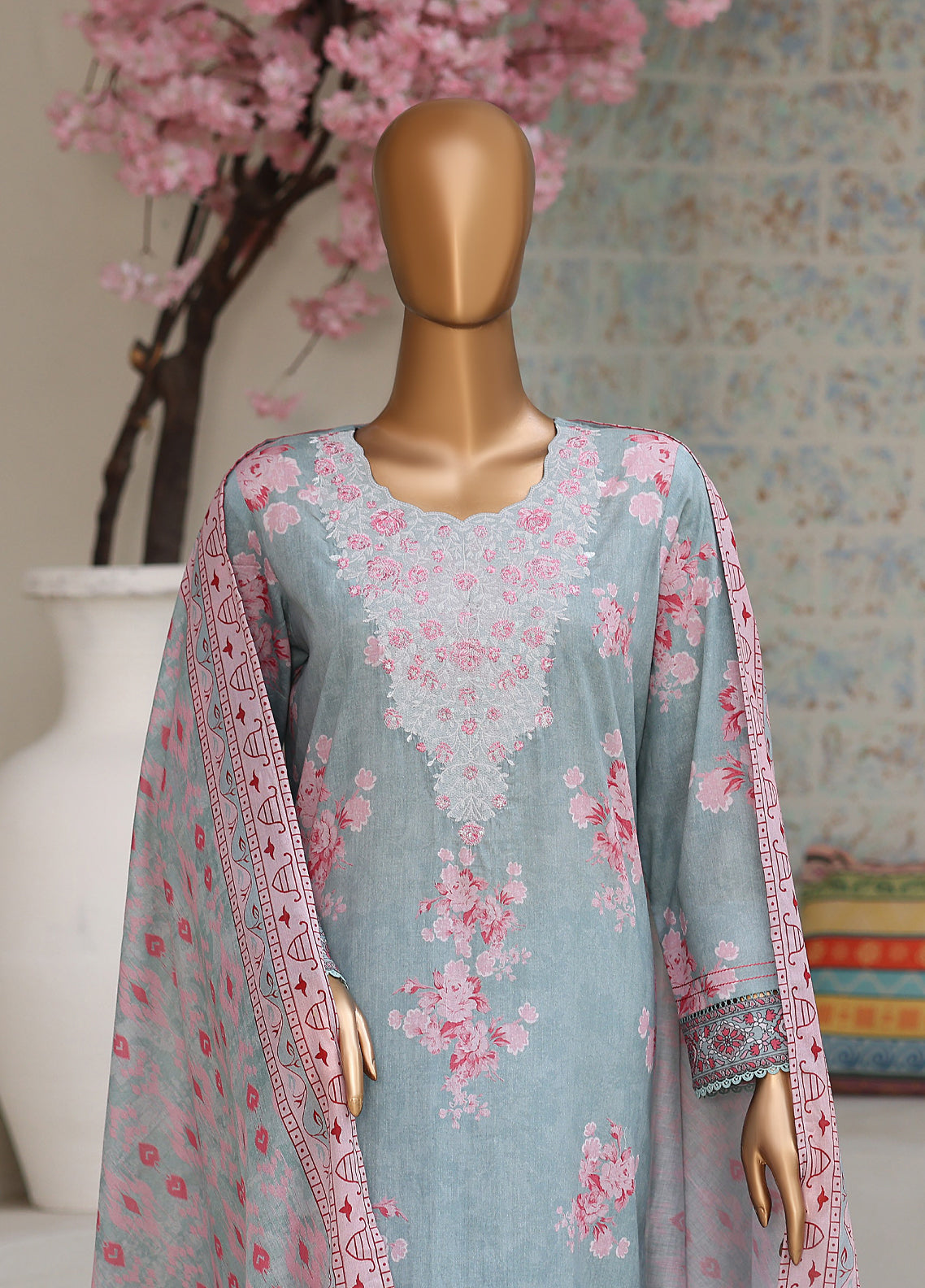 Daily Wear By HZ Textile Premium Embroidered Lawn 3 Piece Unstitched Suit HZ26DWPE D-PDW-1335 Daily Wear By HZ Textile Premium Embroidered Lawn 3 Piece Unstitched Suit HZ26DWPE D-PDW-1335