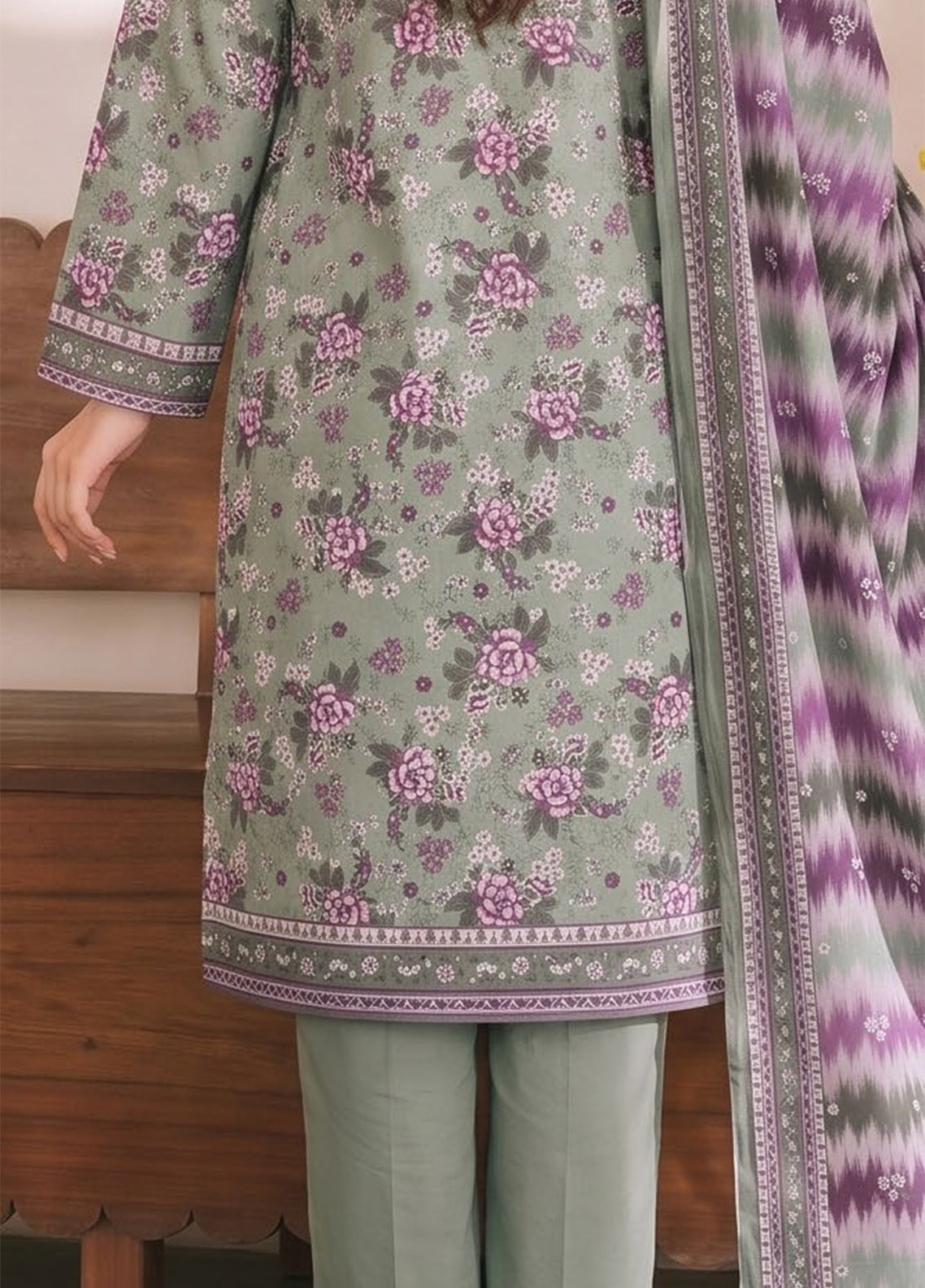 Daman By VS Textile Exclusive Printed Cambric 3 Piece Unstitched Suit VS26DEPV2 D-986 Daman By VS Textile Exclusive Printed Cambric 3 Piece Unstitched Suit VS26DEPV2 D-986