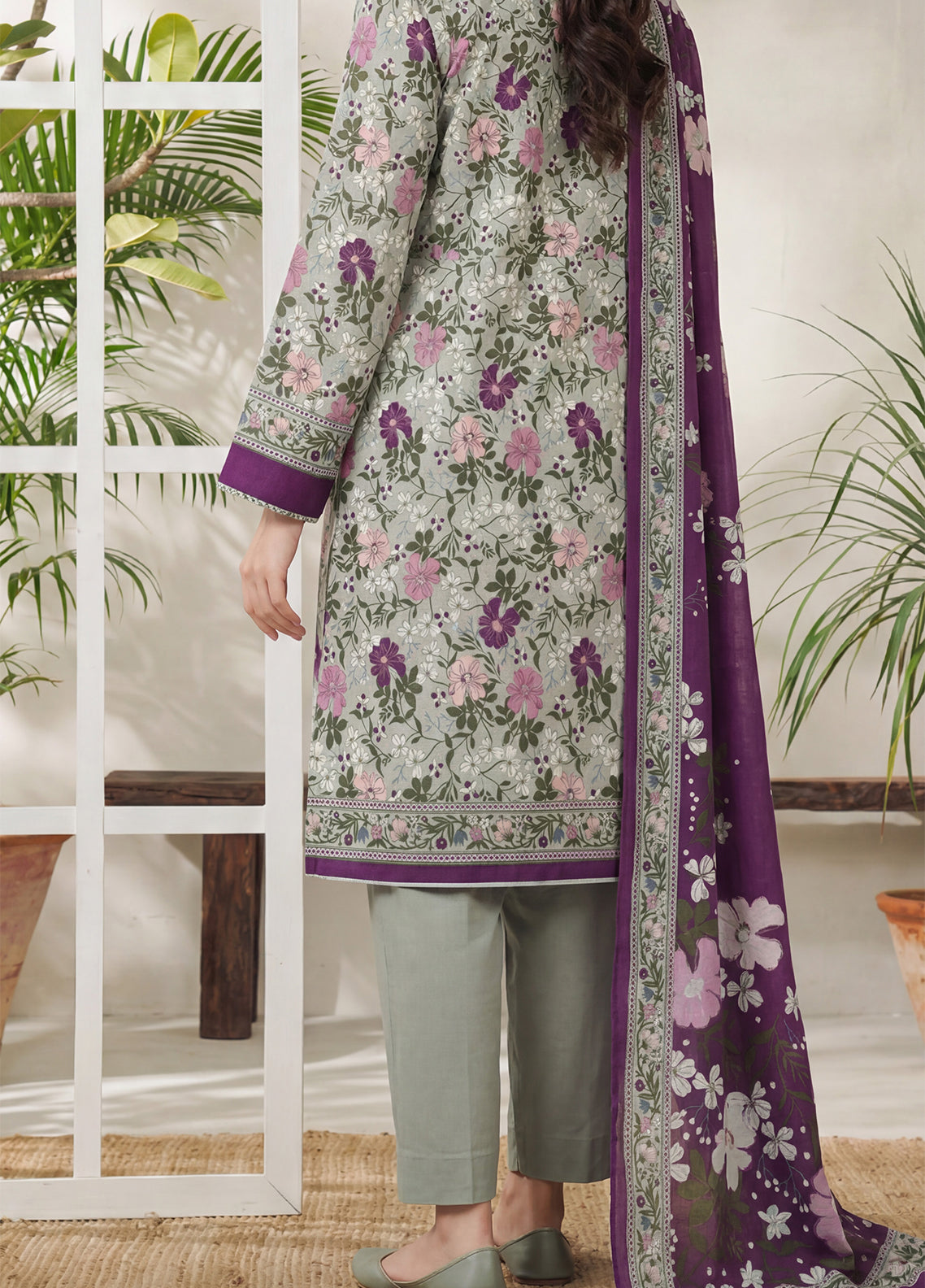 Daman By VS Textile Printed Lawn 3 Piece Unstitched Suit VS26DV3 D-842 Daman By VS Textile Printed Lawn 3 Piece Unstitched Suit VS26DV3 D-842