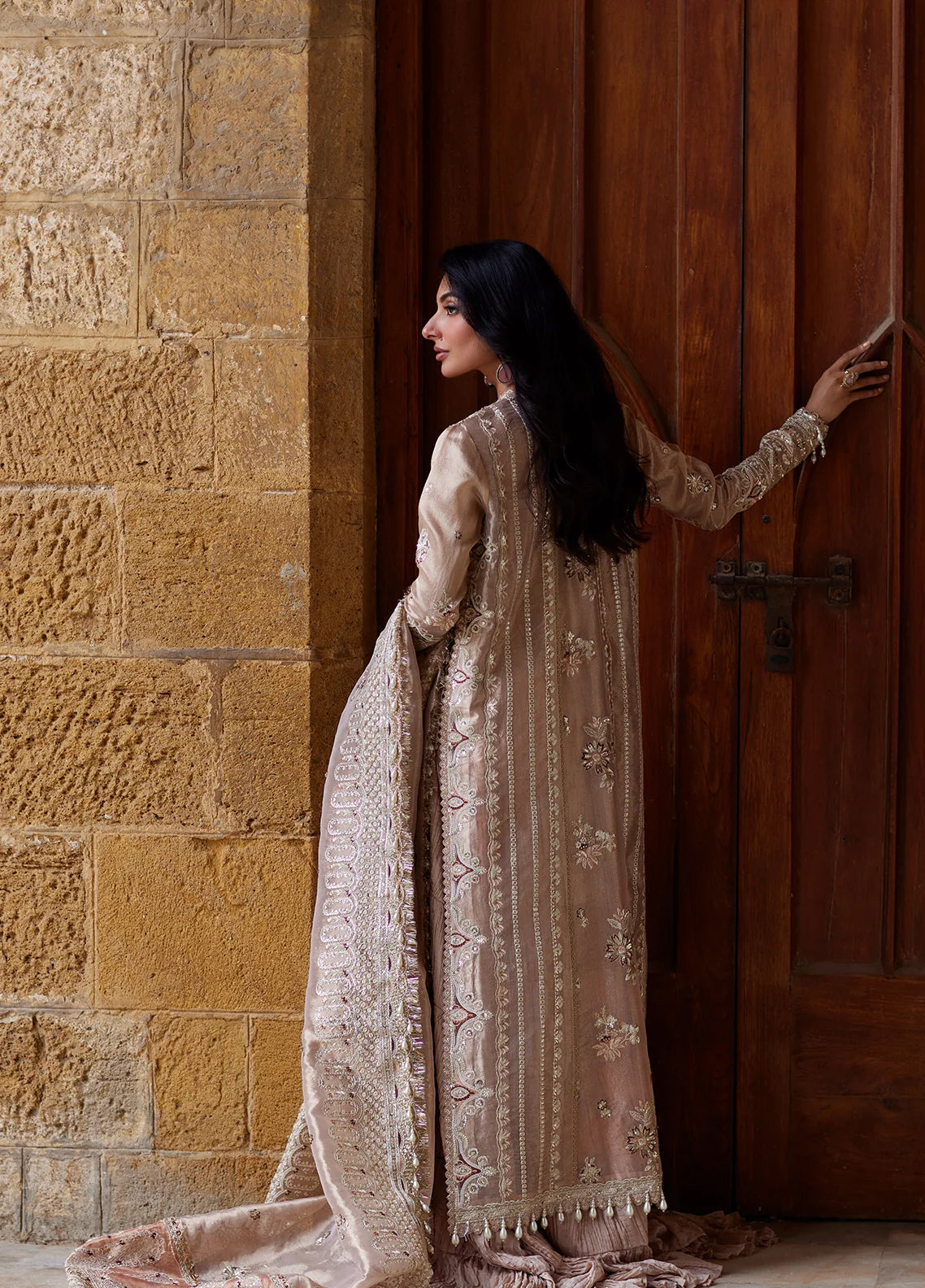 Dastangoi By Afrozeh Formals Embroidered Zarif Gold 3 Piece Unstitched Suit AF26DGF D-1217 RANG-E-DASTAAN Dastangoi By Afrozeh Formals Embroidered Zarif Gold 3 Piece Unstitched Suit AF26DGF D-1217 RANG-E-DASTAAN